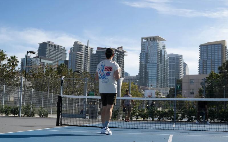 The Best Way to Sell Used Pickleball Paddles (and Get Paid Fast)