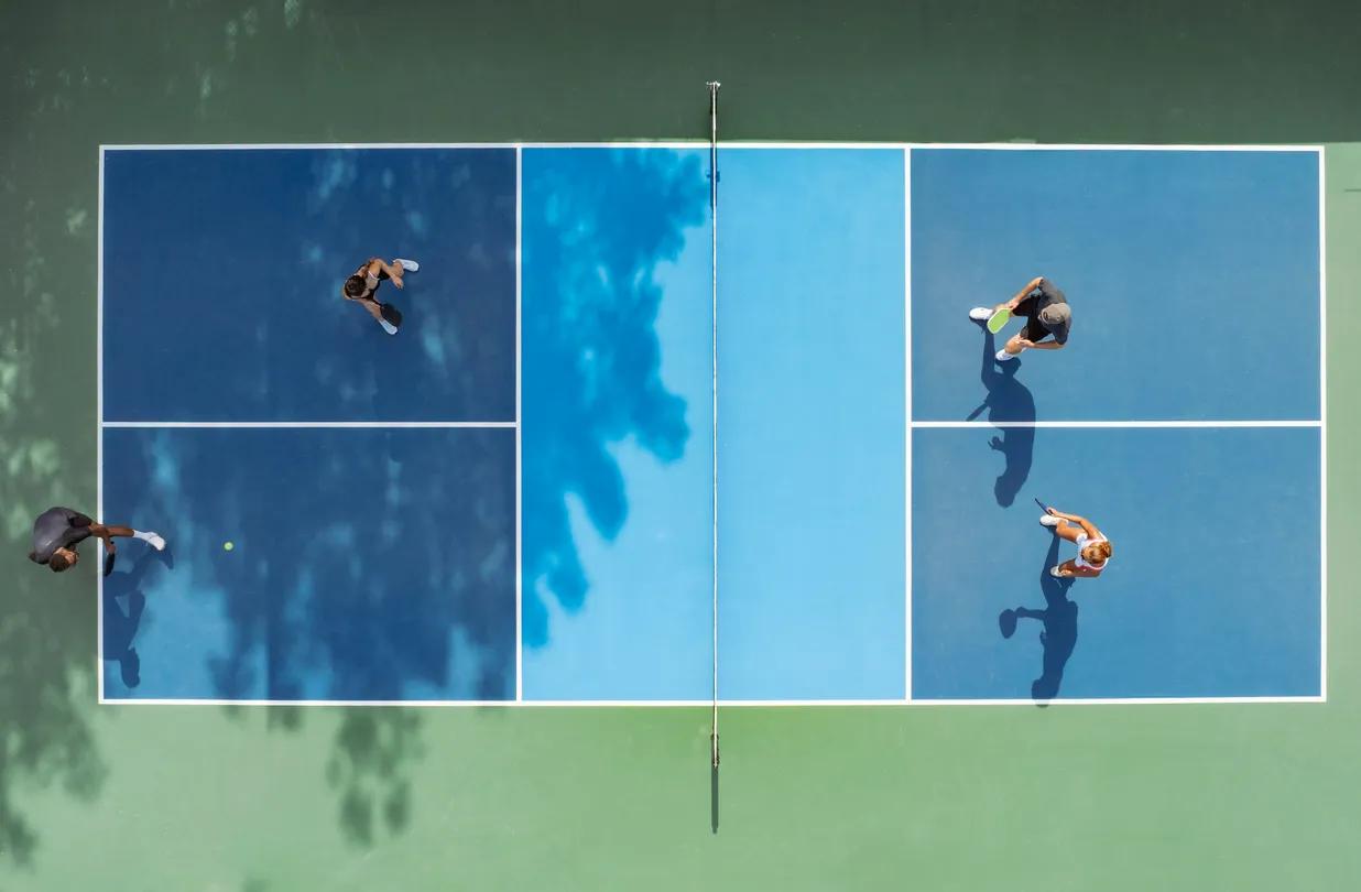 Raw Carbon Fiber vs Fiberglass Pickleball Paddle: Differences Explained