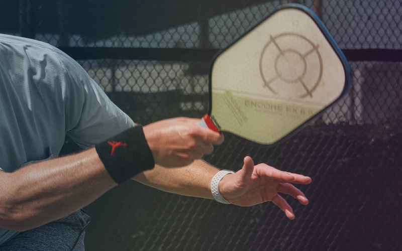 How Do You Hold a Pickleball Paddle? Complete Guide