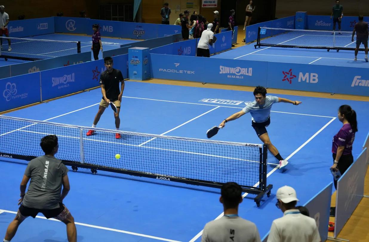 Singles vs Doubles Pickleball Rules: Biggest Differences Explained