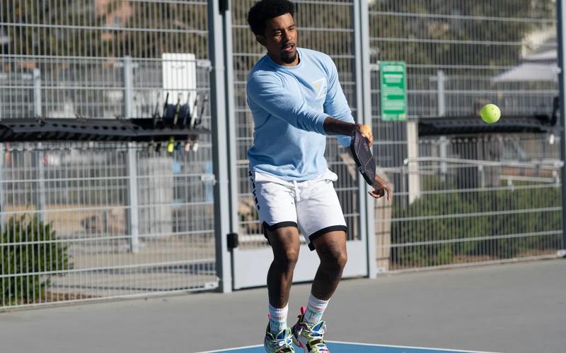 Should I Use a 14mm or 16mm Pickleball Paddle?