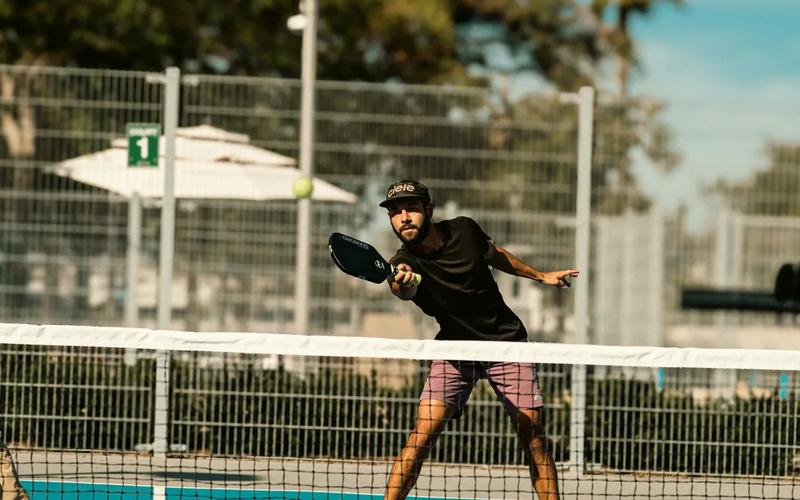 Fiberglass Pickleball Paddles: Pros and Cons