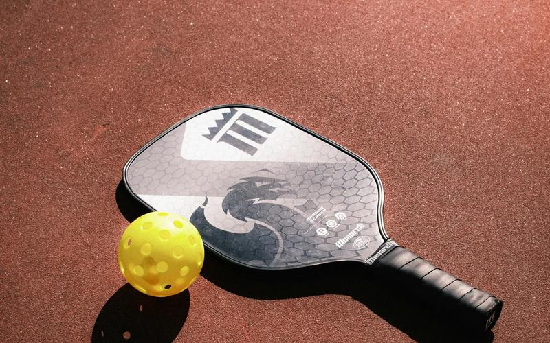 Best 14mm Pickleball Paddles: Full List