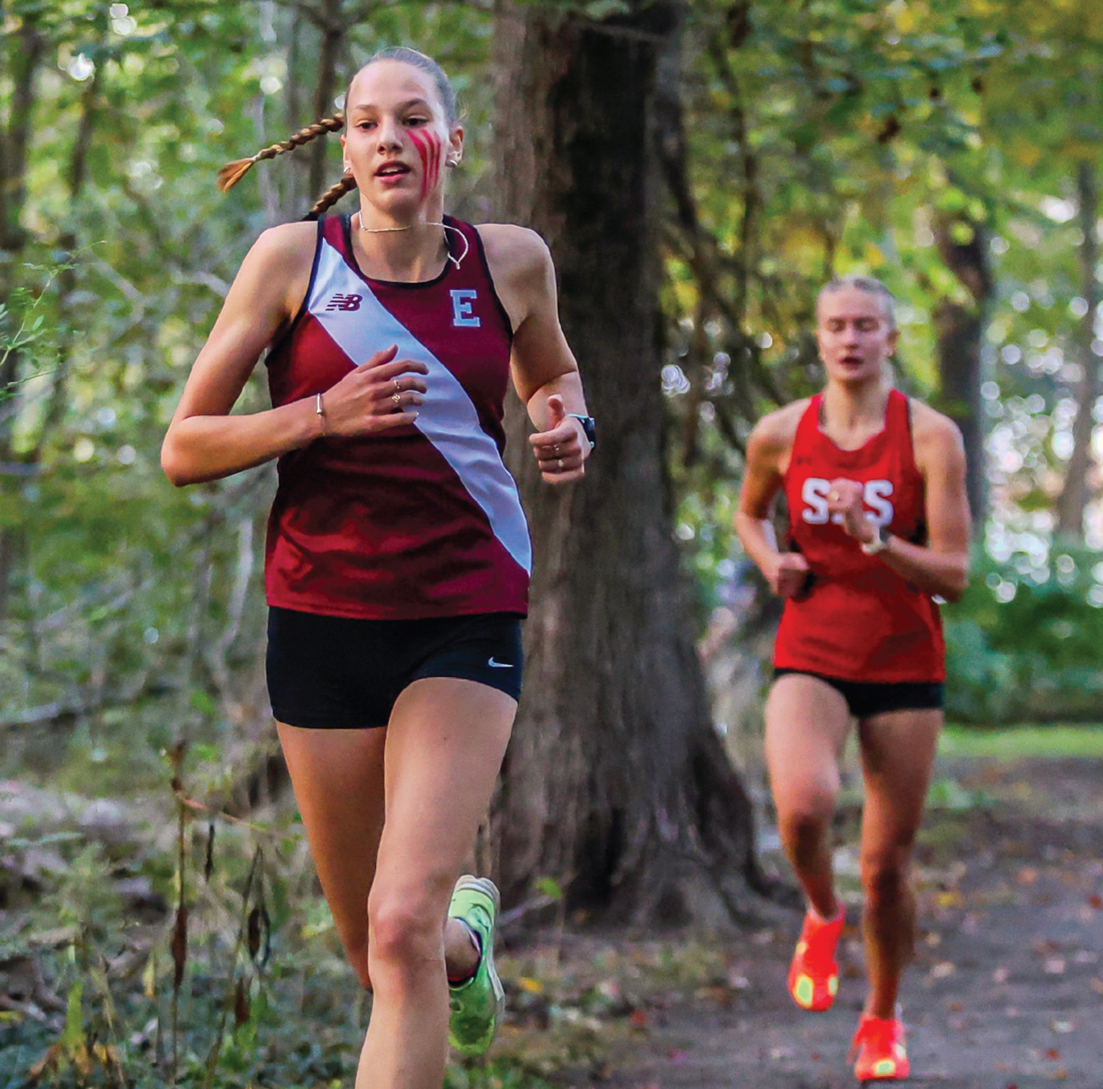 girls running
