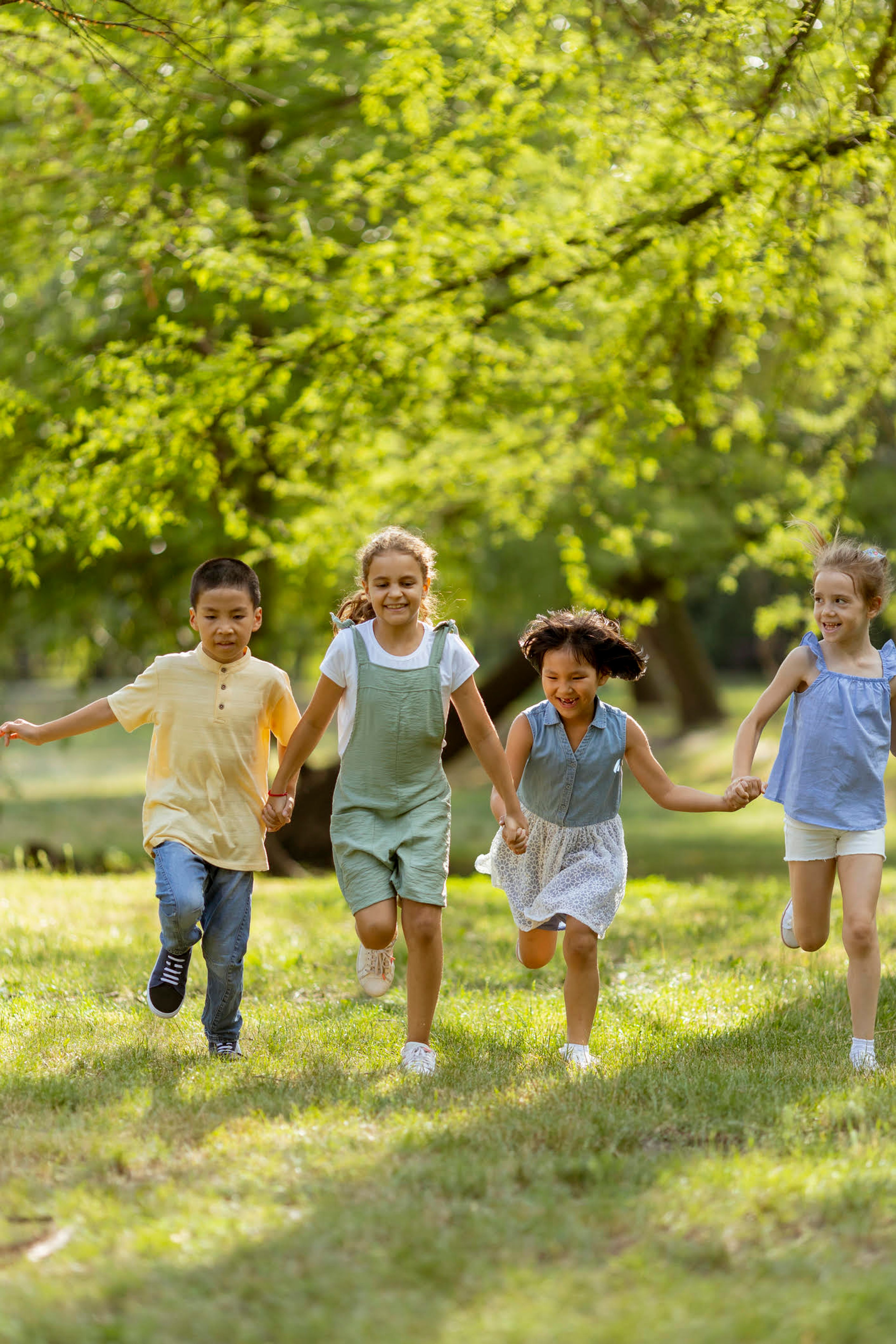 Kinder setzen sich beim Aachener Friedenslauf für ein friedvolles Zusammenleben ein. Erfahren Sie, wie min food den 24. Aachener Friedenslauf am 04.07.2025 unterstützt und zusammen mit Kindern aus ganz Aachen ein Zeichen für globalen Frieden setzt.