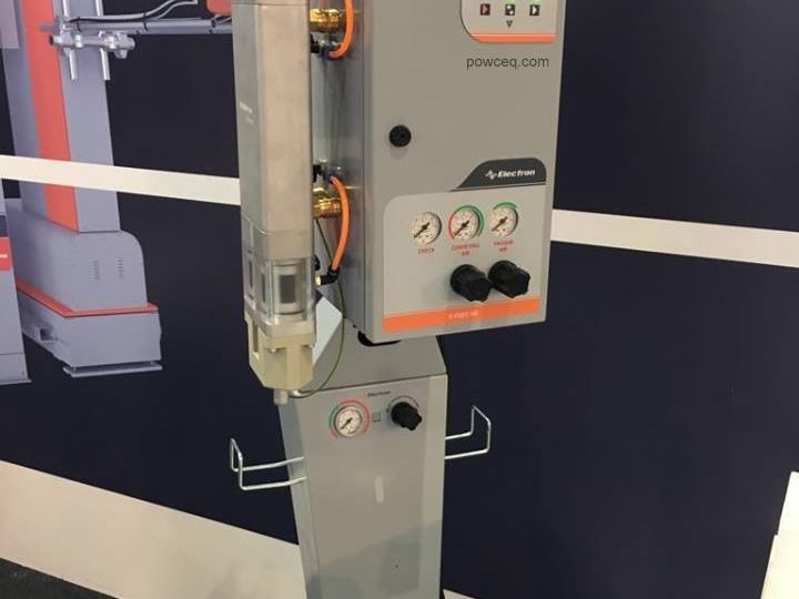 Dense phase powder transfer pump