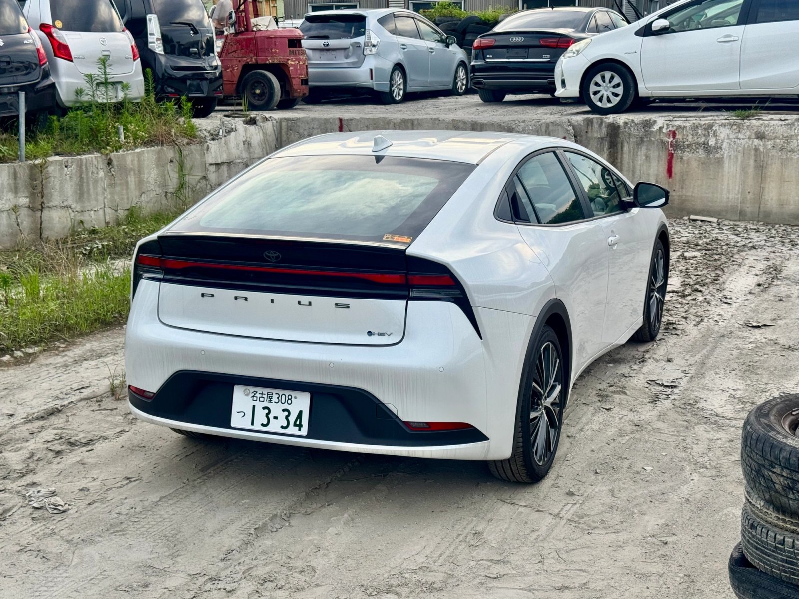 TOYOTA PRIUS