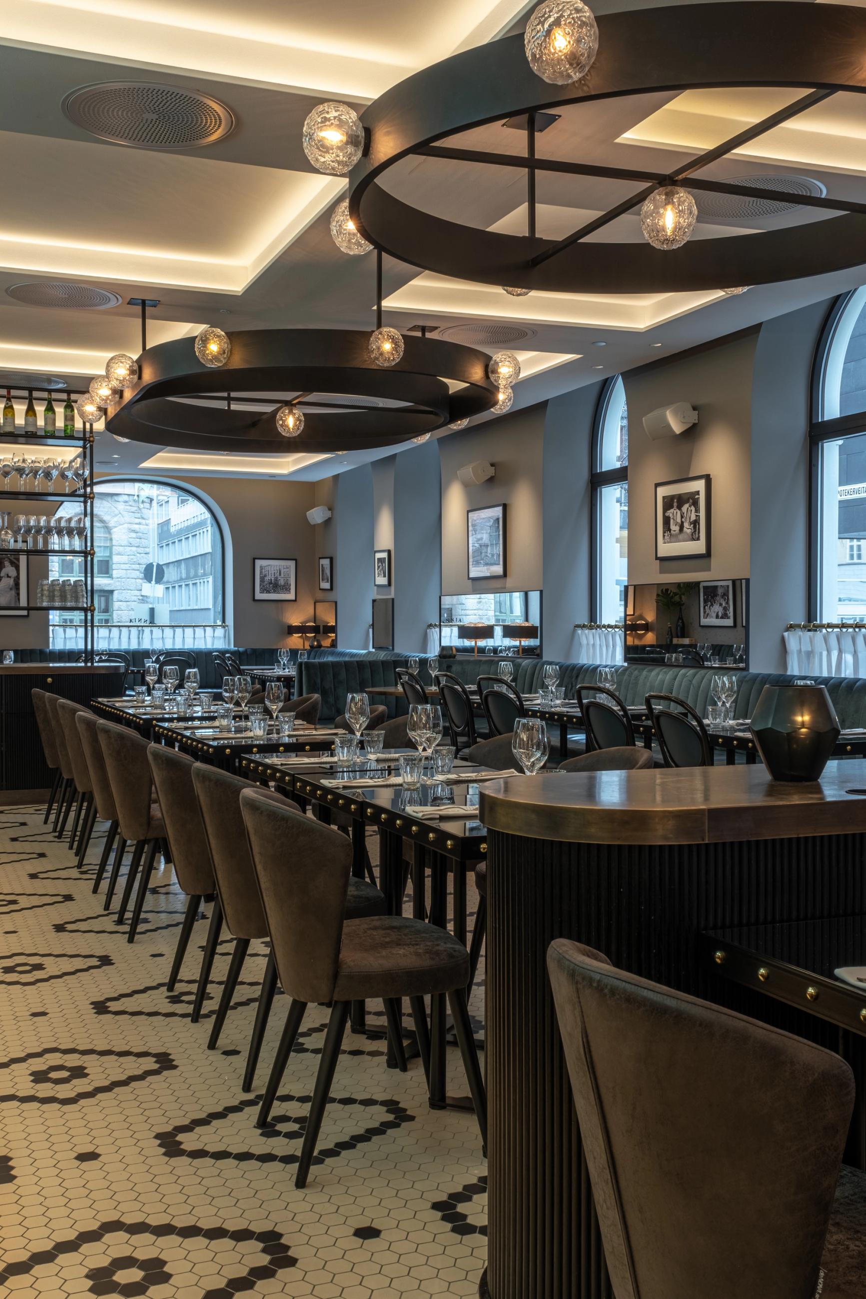 Brasserie Britannia tilgjengelig internasjonal restaurantmerkevare og visuell identitet av Nonspace