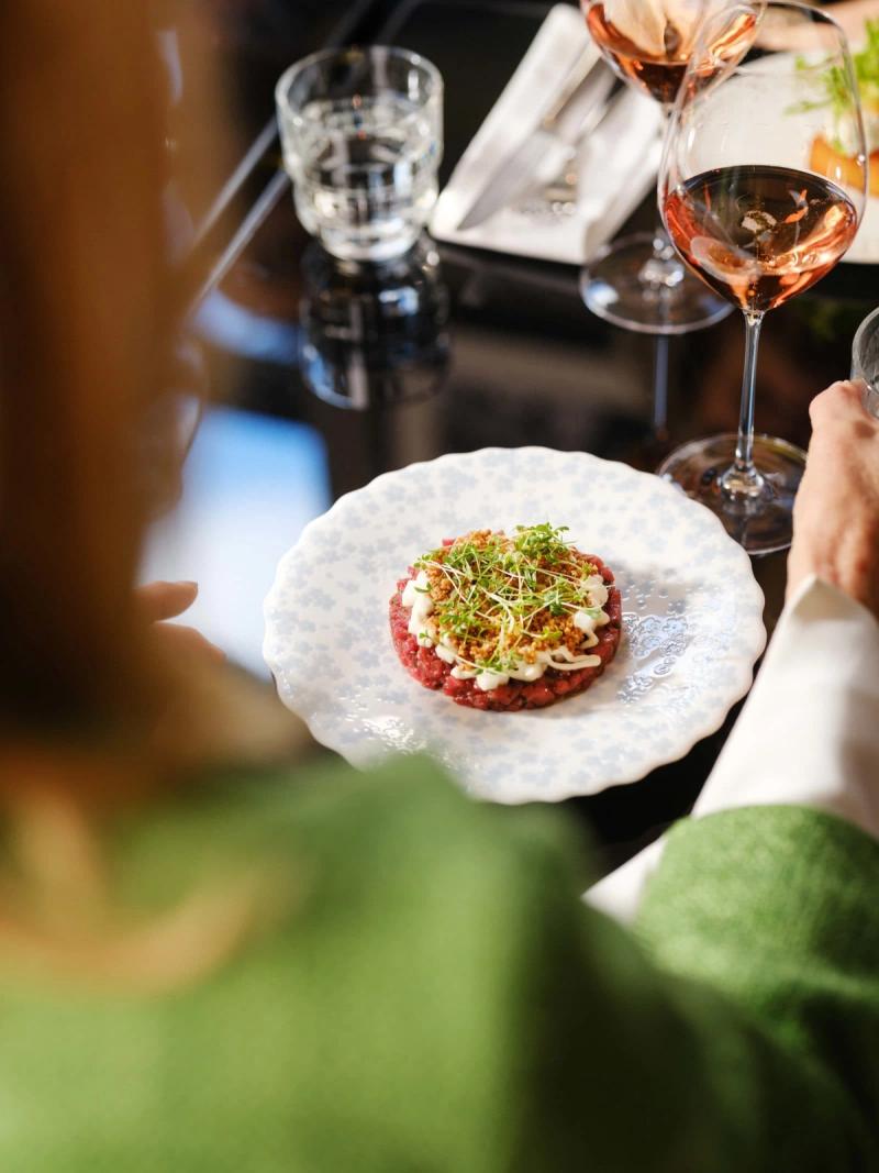 Brasserie Britannia tilgjengelig internasjonal restaurantmerkevare og visuell identitet av Nonspace