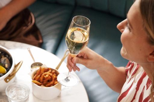 Brasserie Britannia tilgjengelig internasjonal restaurantmerkevare og visuell identitet av Nonspace