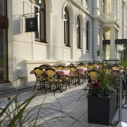 Brasserie Britannia tilgjengelig internasjonal restaurantmerkevare og visuell identitet av Nonspace