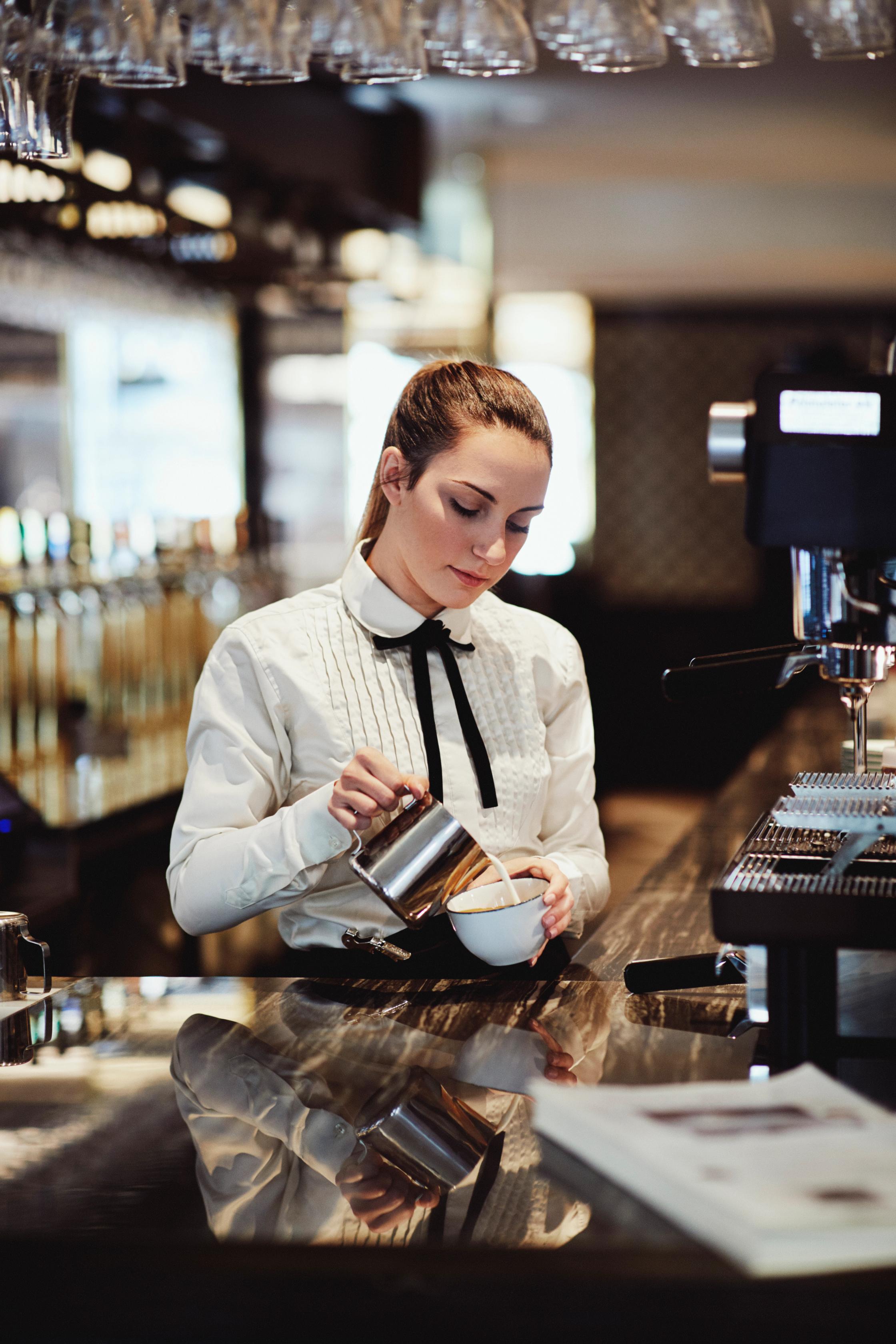 Brasserie Britannia tilgjengelig internasjonal restaurantmerkevare og visuell identitet av Nonspace