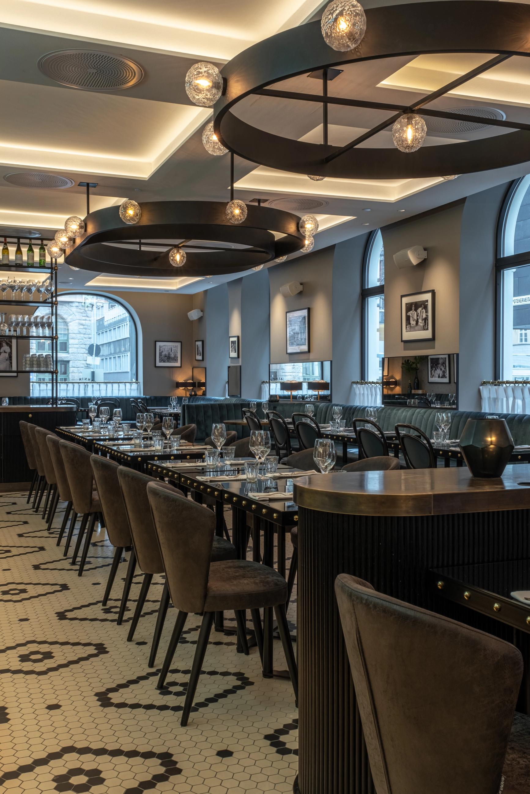 Brasserie Britannia tilgjengelig internasjonal restaurantmerkevare og visuell identitet av Nonspace