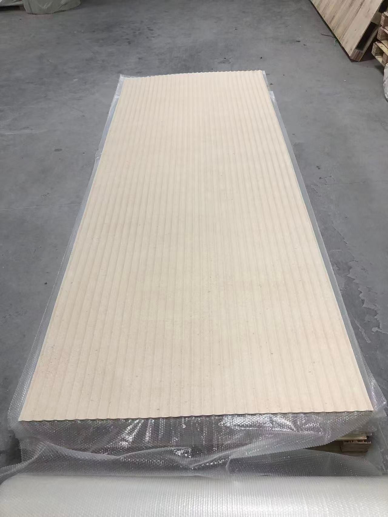 Beige Fluted MCM Wandpaneel 295x115 - thumbnail 3