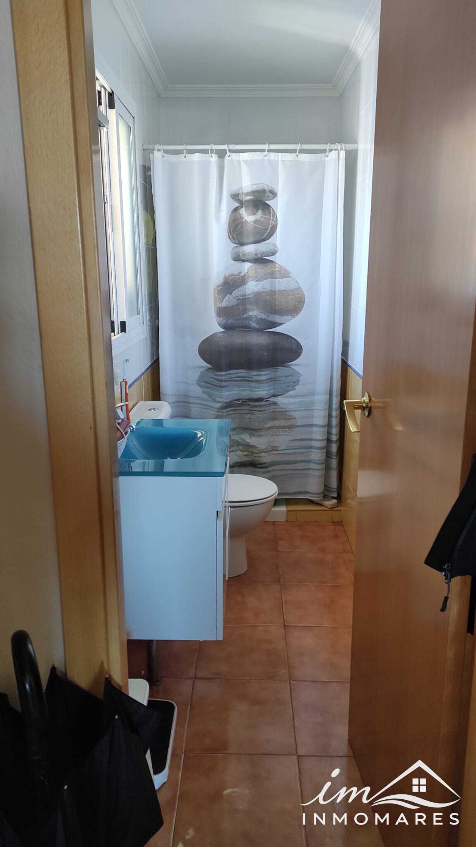 Chalet pareado con patio y semisótano en San Bernabé — foto 19