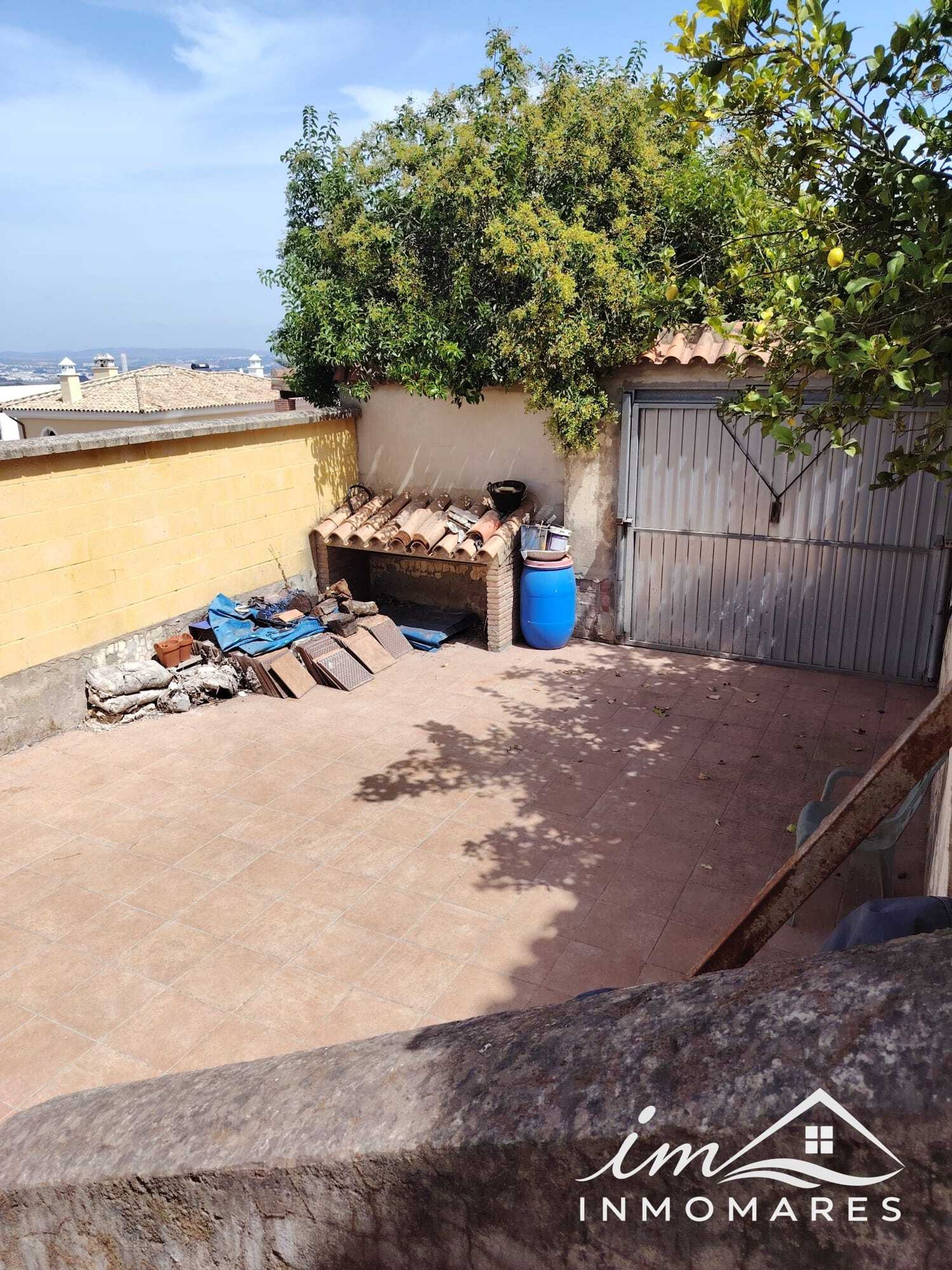 Chalet pareado con patio y semisótano en San Bernabé — foto 20