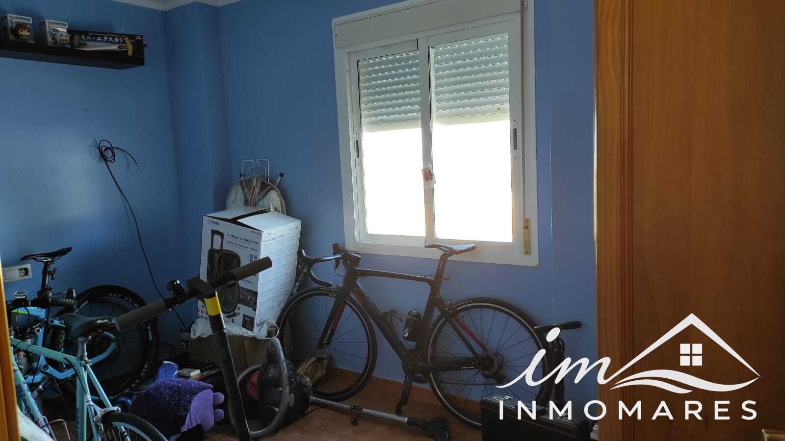 Chalet pareado con patio y semisótano en San Bernabé — foto 15
