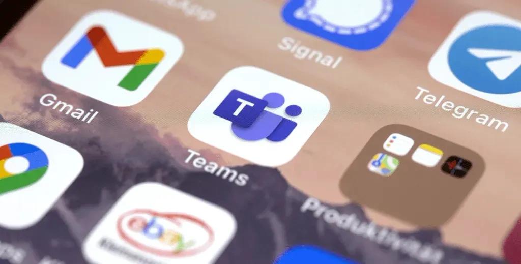 retail store communication apps