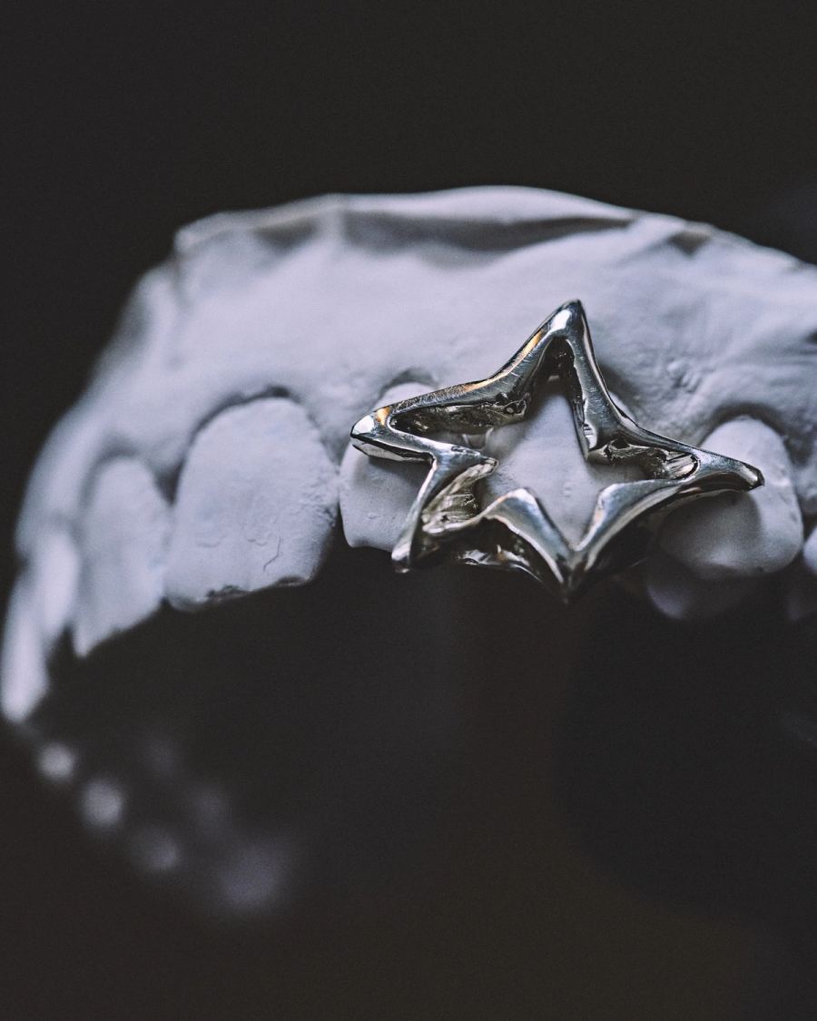 Grillz en forme d'étoile ajourée en argent