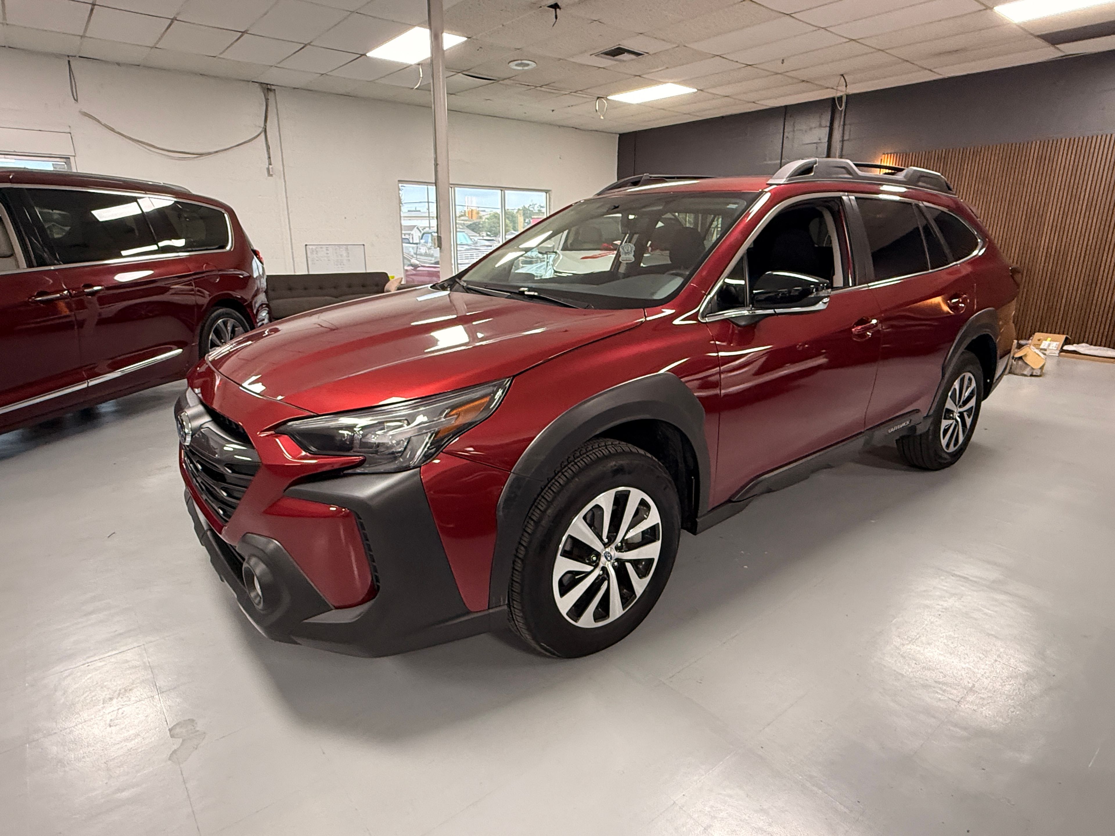 2025 Subaru Outback Black - Photo 2 of 8