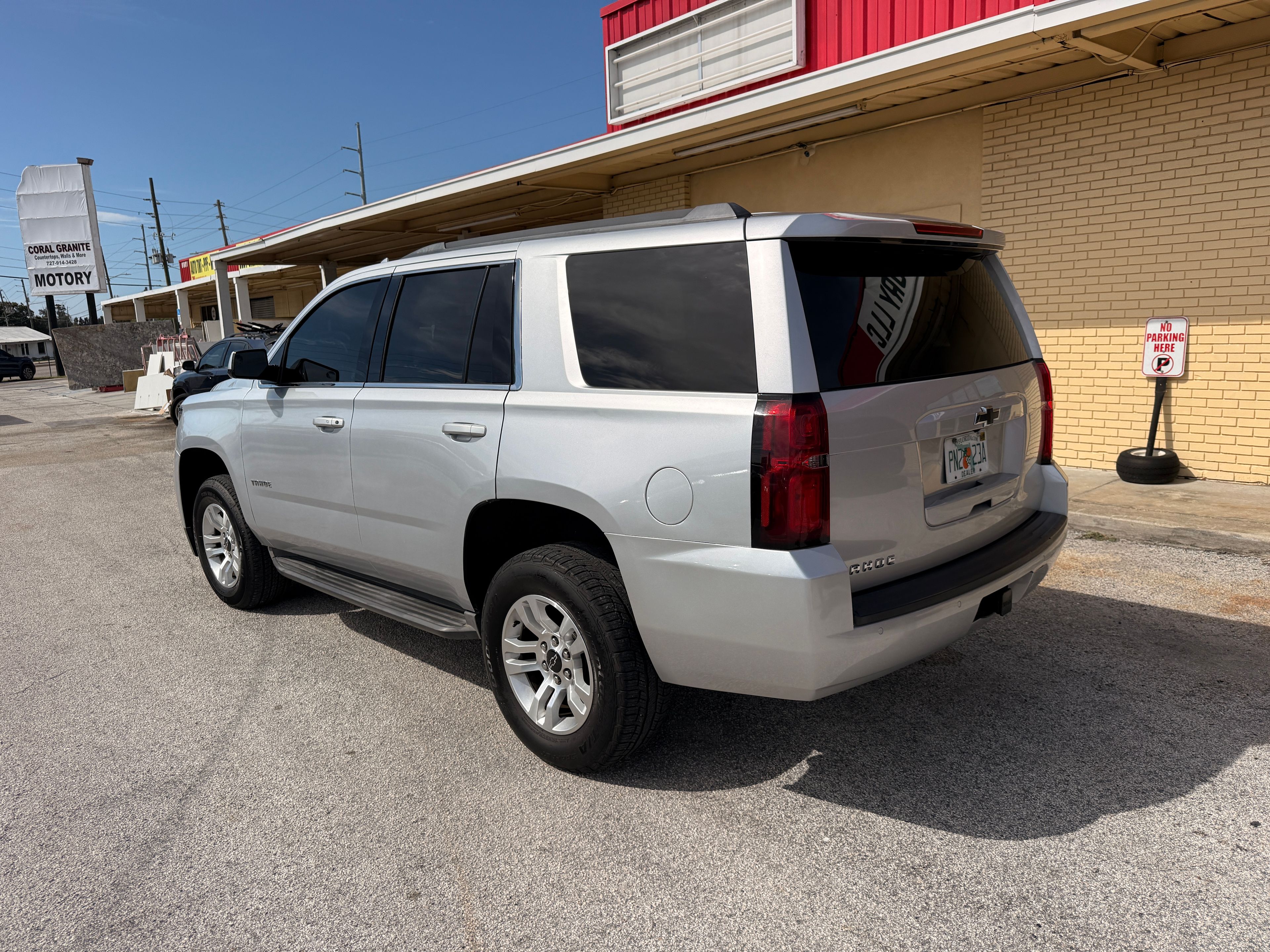 2020 Chevrolet Tahoe Black - Photo 4 of 8