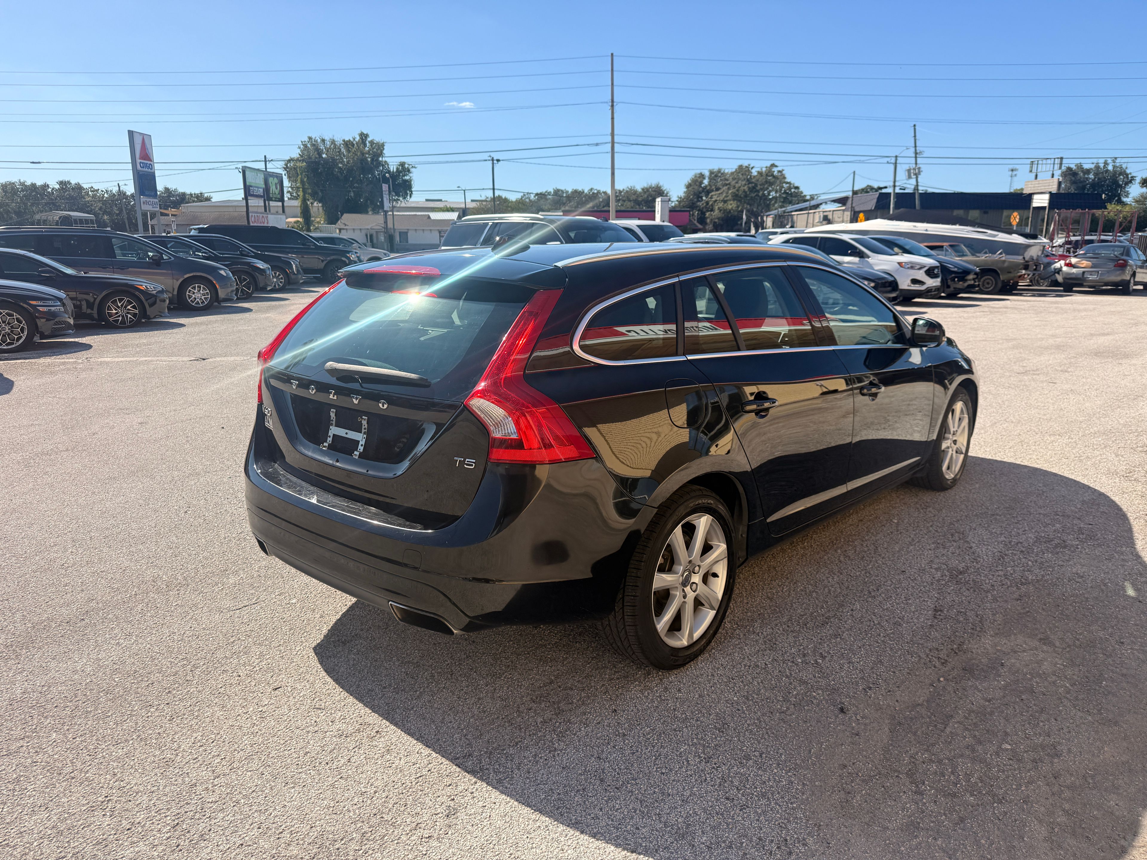 2016 Volvo V60 Black - Photo 3 of 7