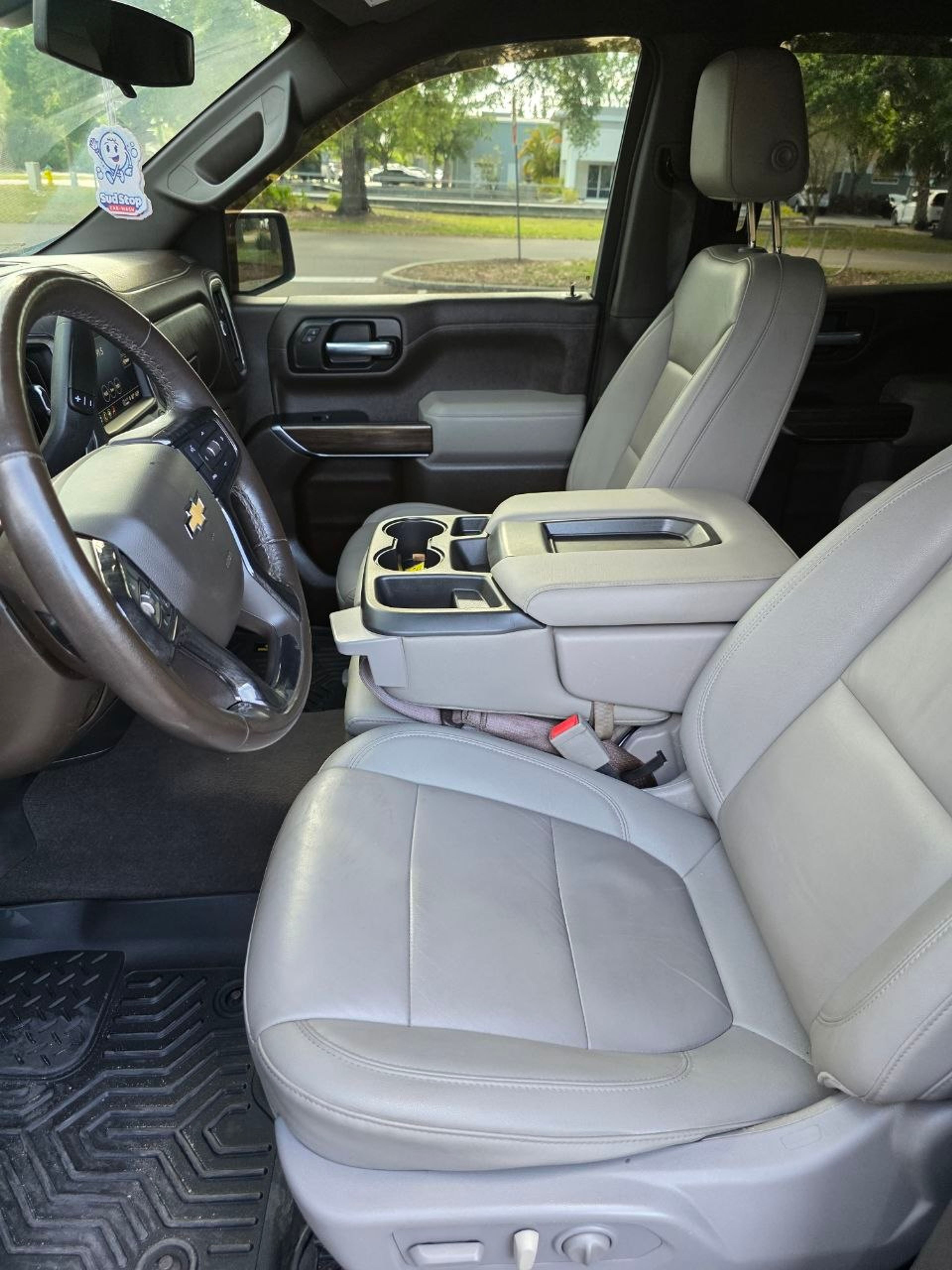 2021 Chevrolet Silverado Red - Photo 6 of 8