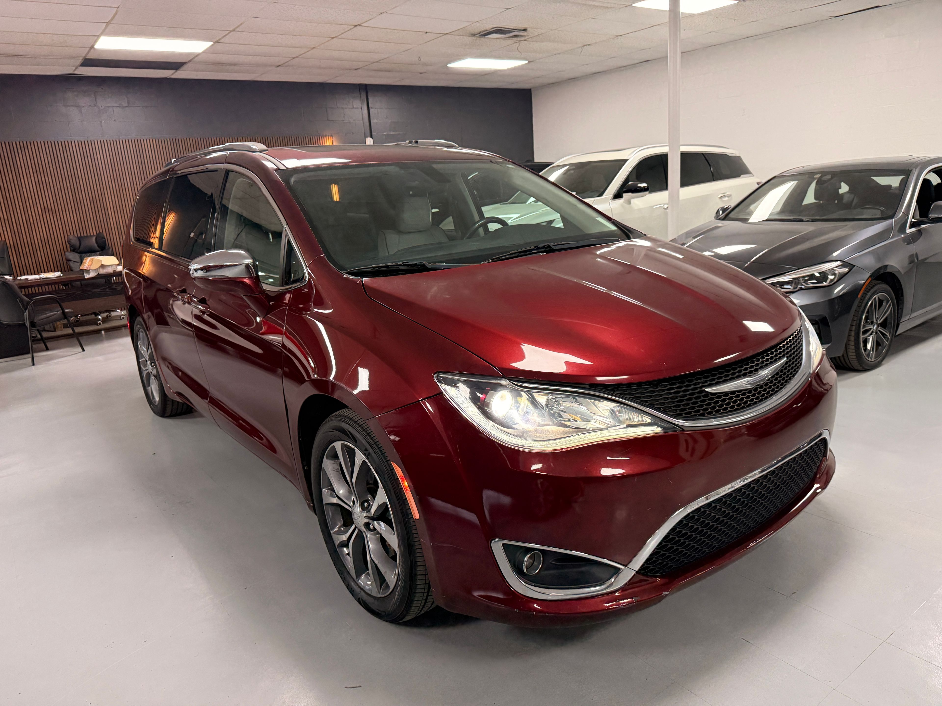 2017 CHRYSLER Pacifica Burgundy - Photo 1 of 8