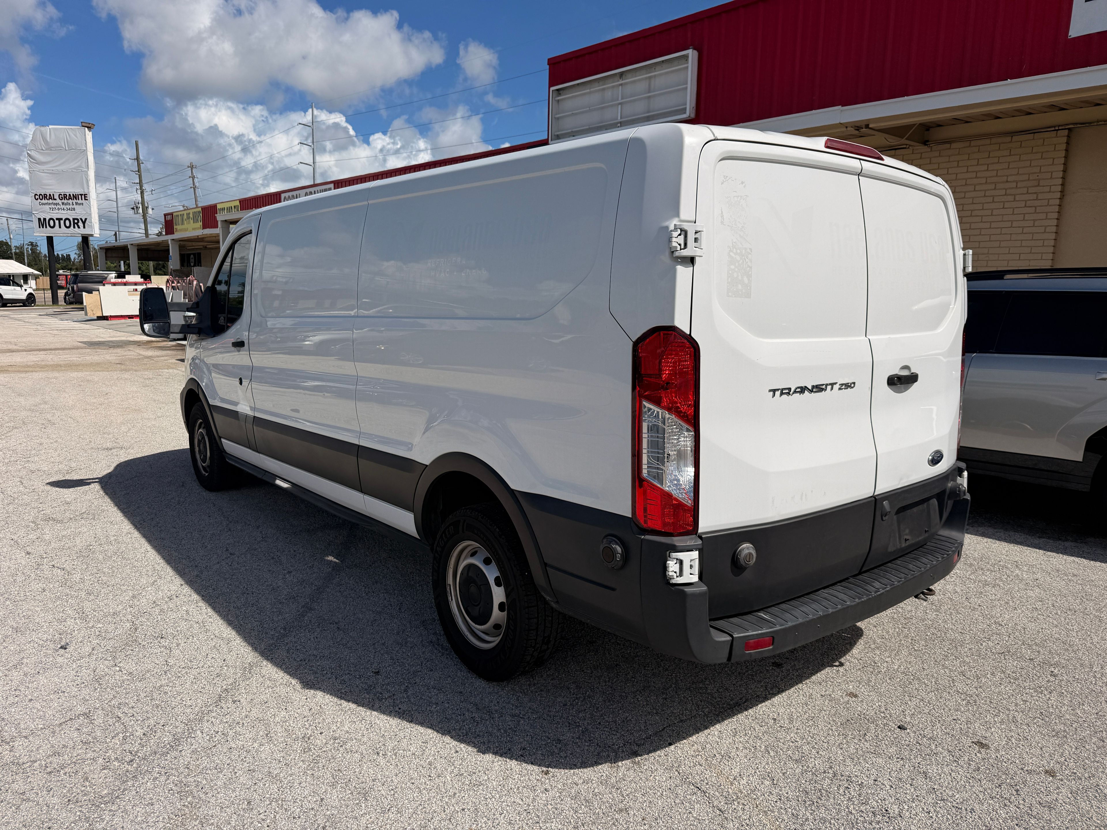 2020 Ford Transit White - Photo 4 of 8