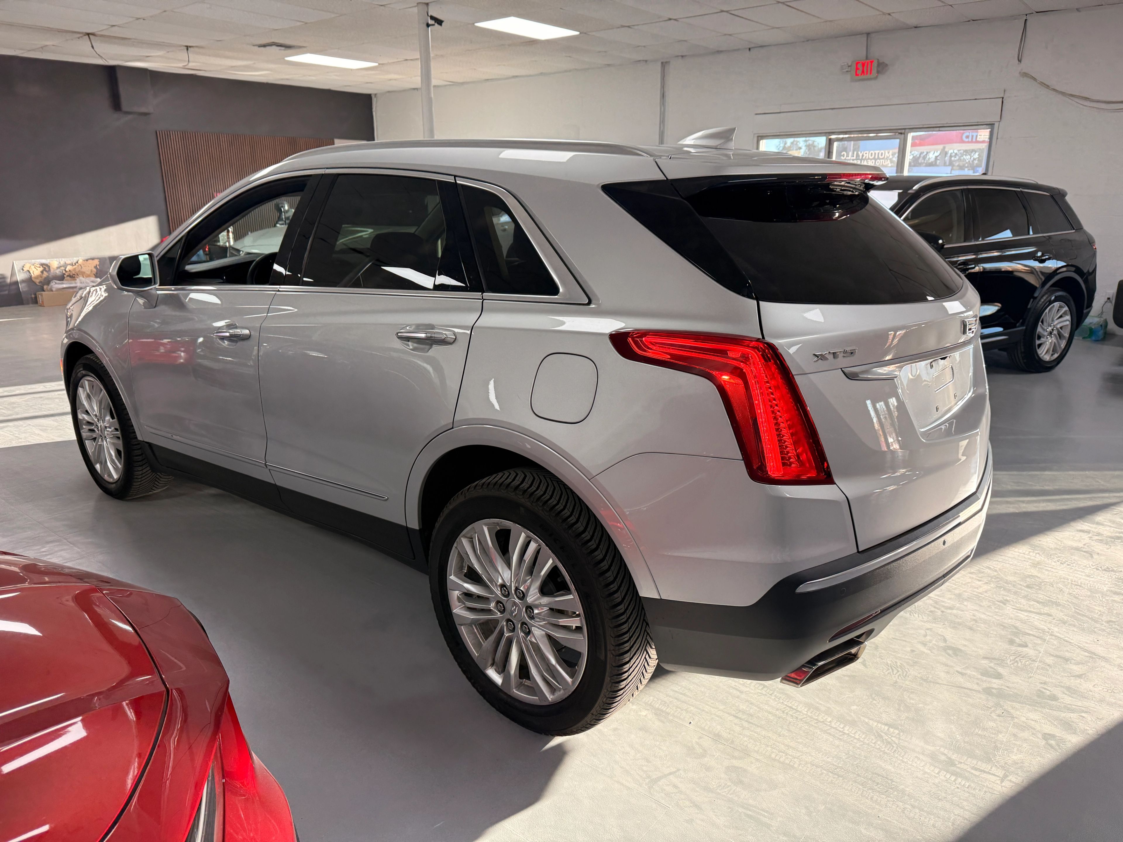 2018 CADILLAC XT5 Black - Photo 3 of 9
