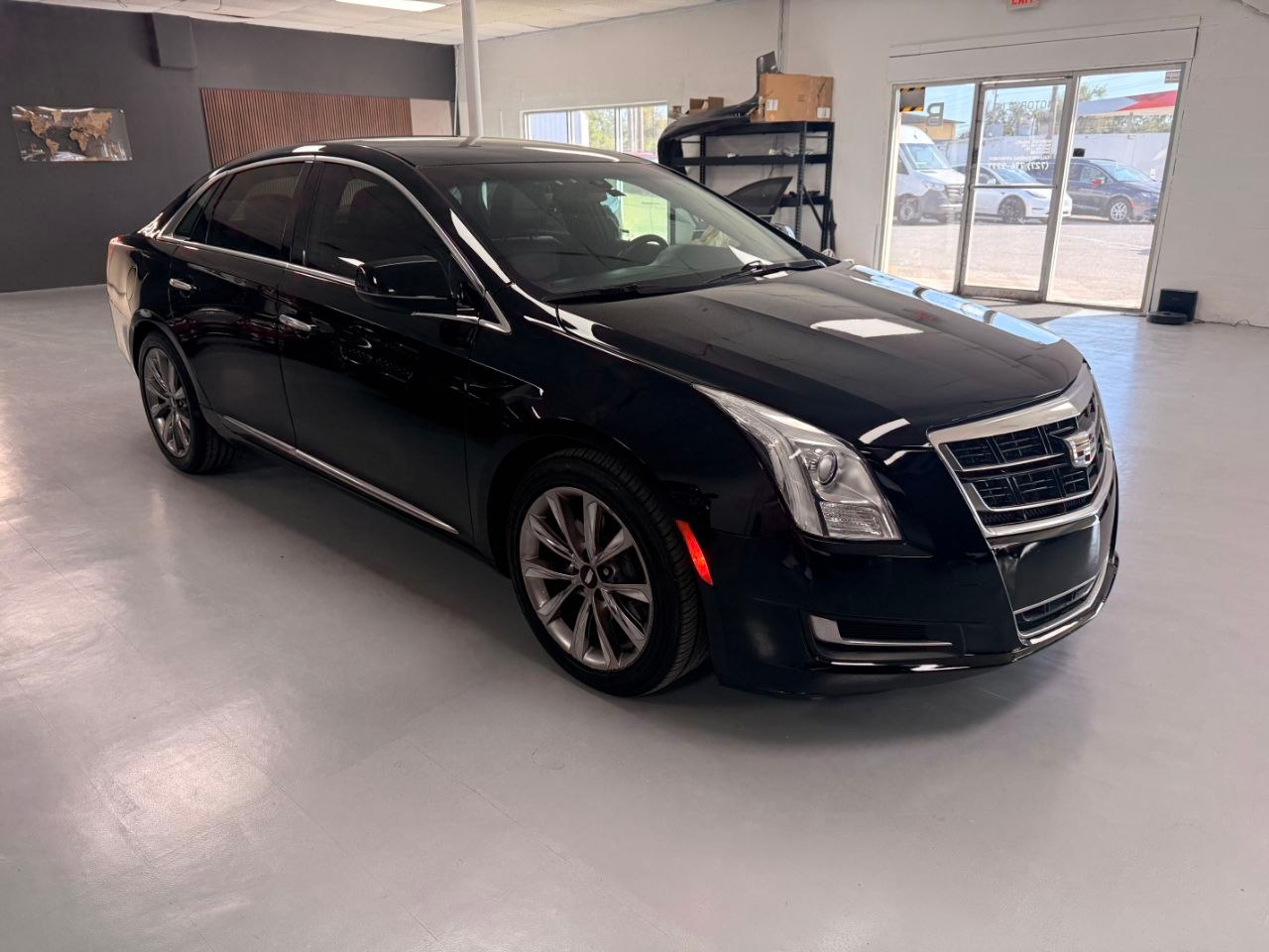 2017 CADILLAC XTS Black - Photo 2 of 8