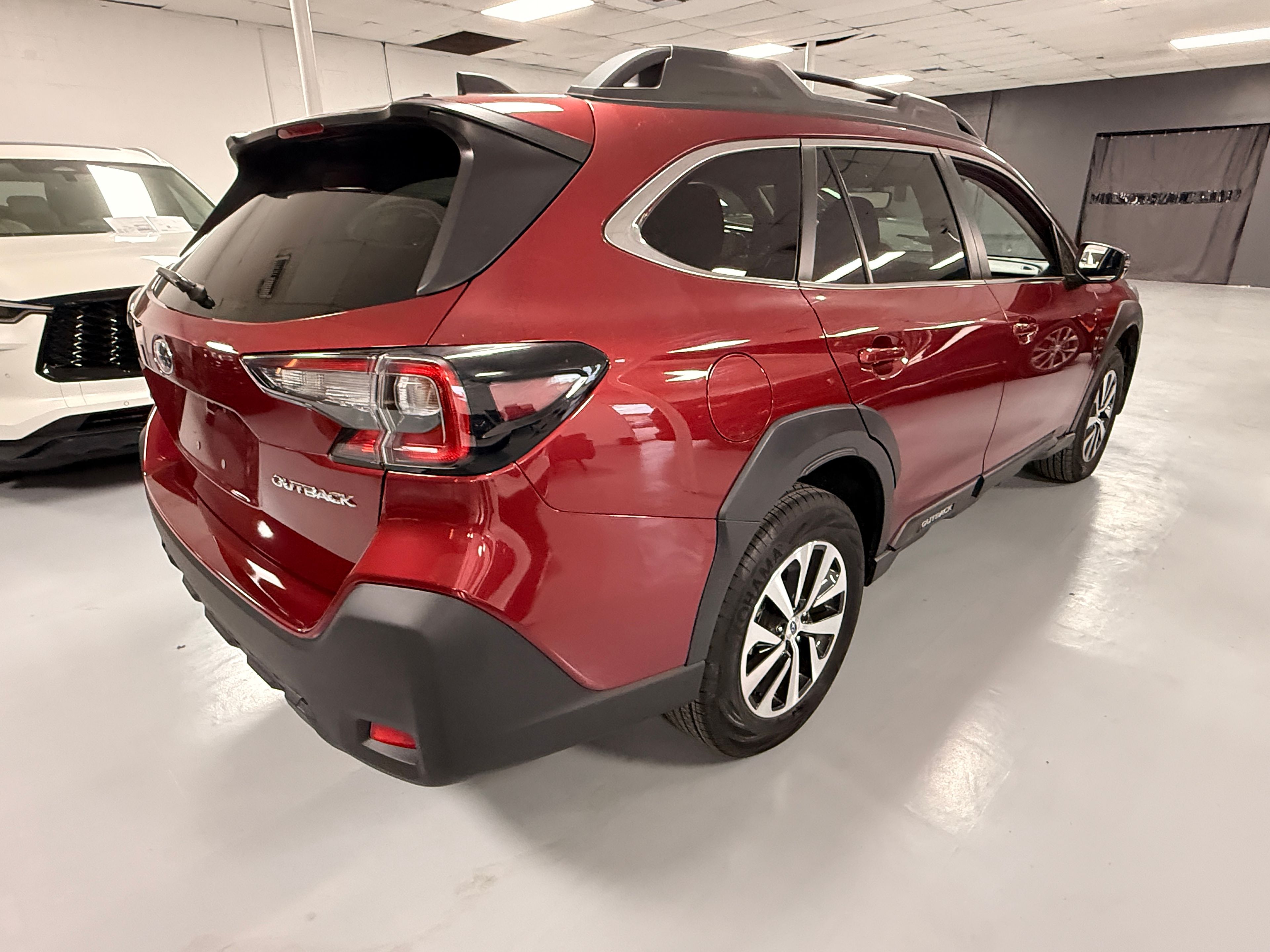 2025 Subaru Outback Black - Photo 3 of 8