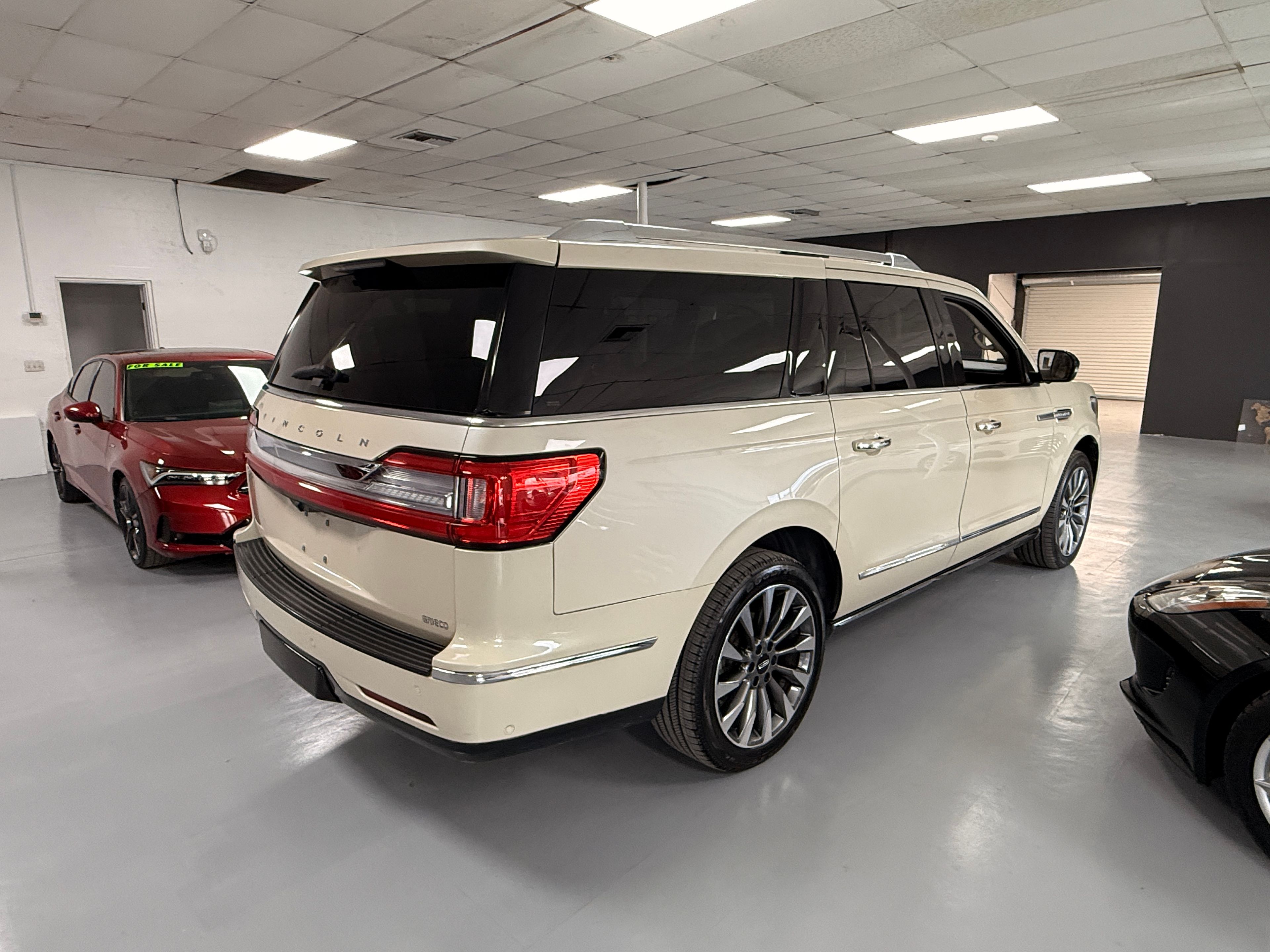 2018 LINCOLN Navigator L Beige - Photo 4 of 10