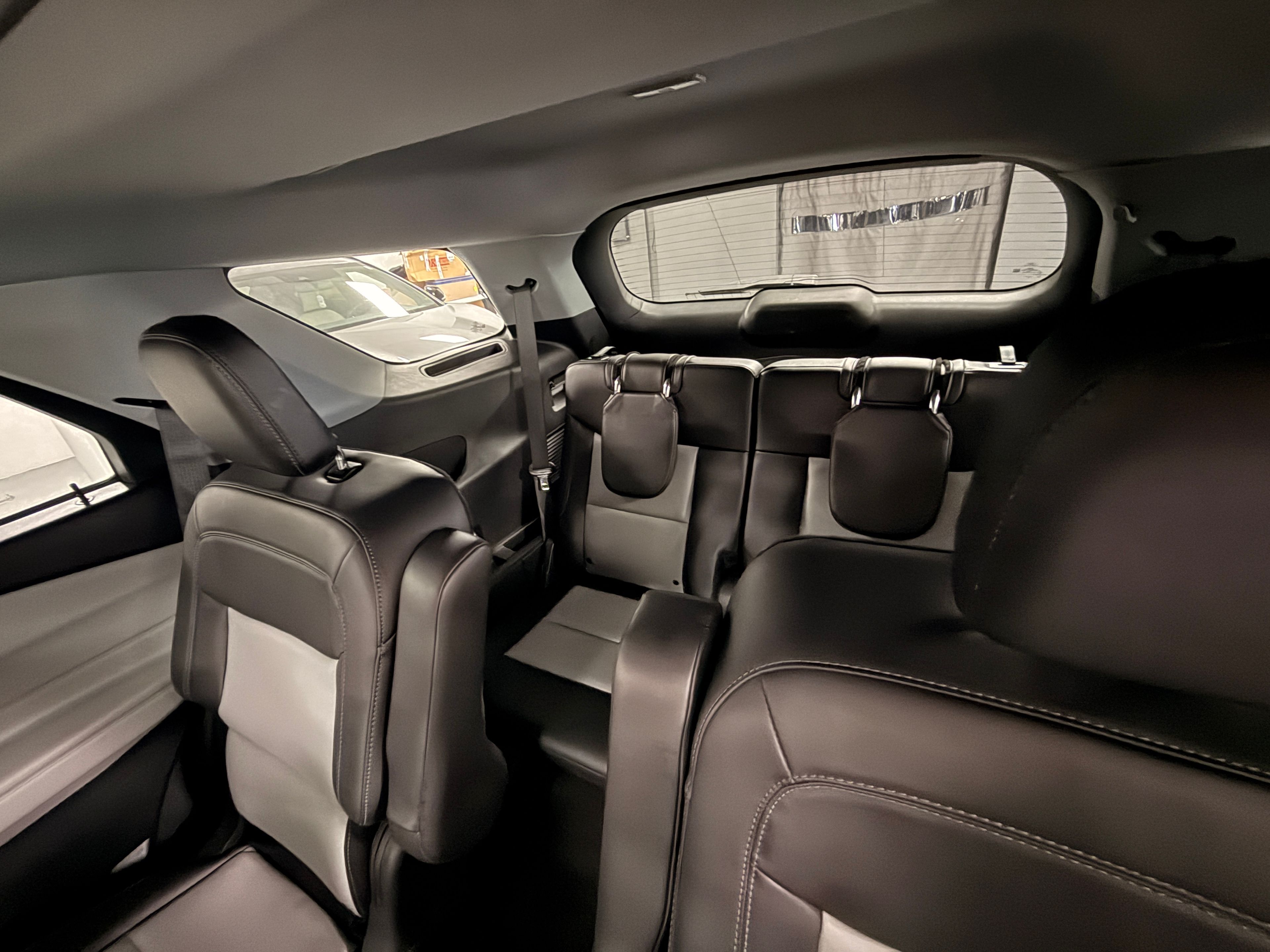2023 Ford Explorer Black - Photo 6 of 8