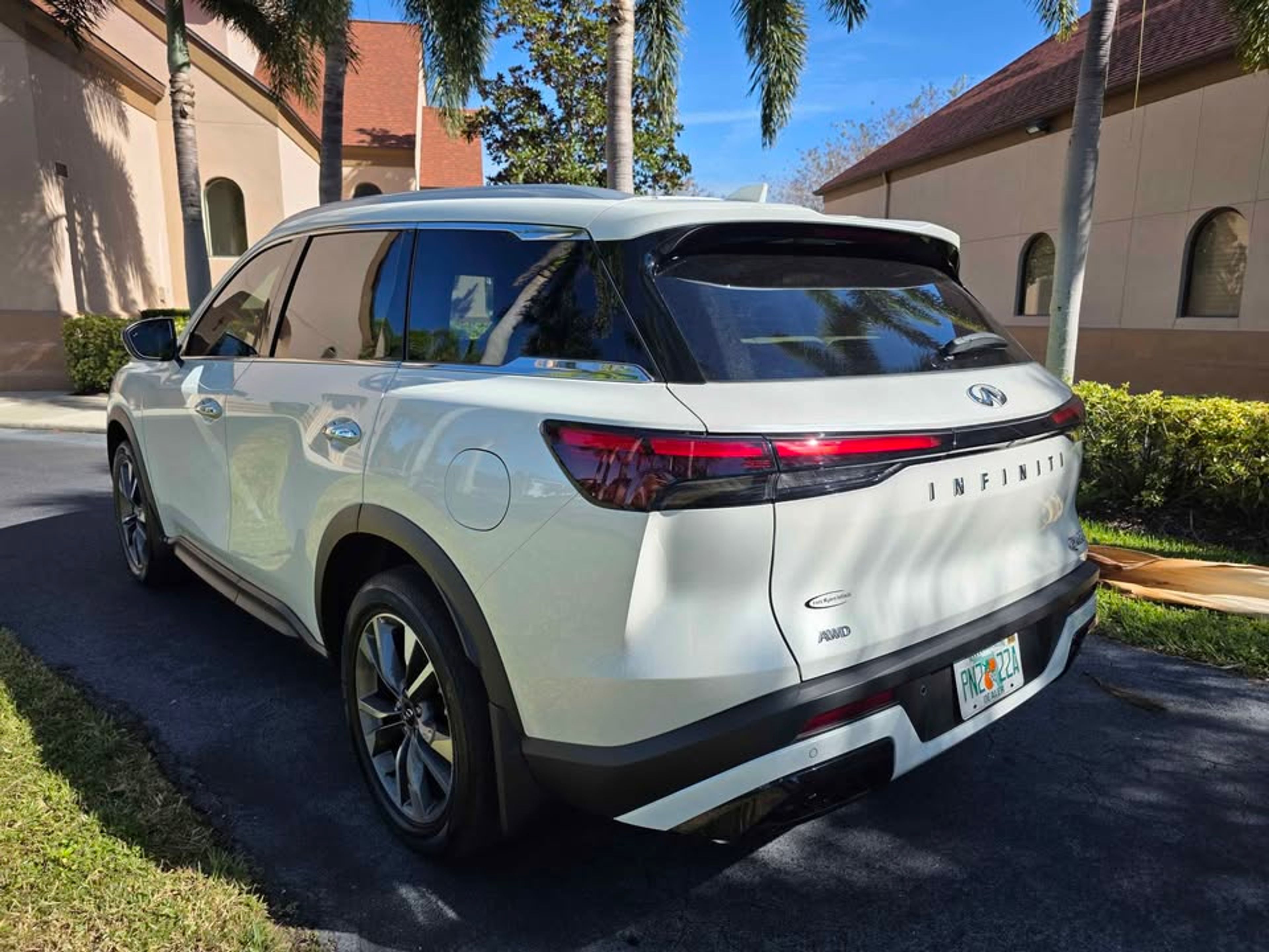 2025 INFINITI QX60 White - Photo 1 of 9