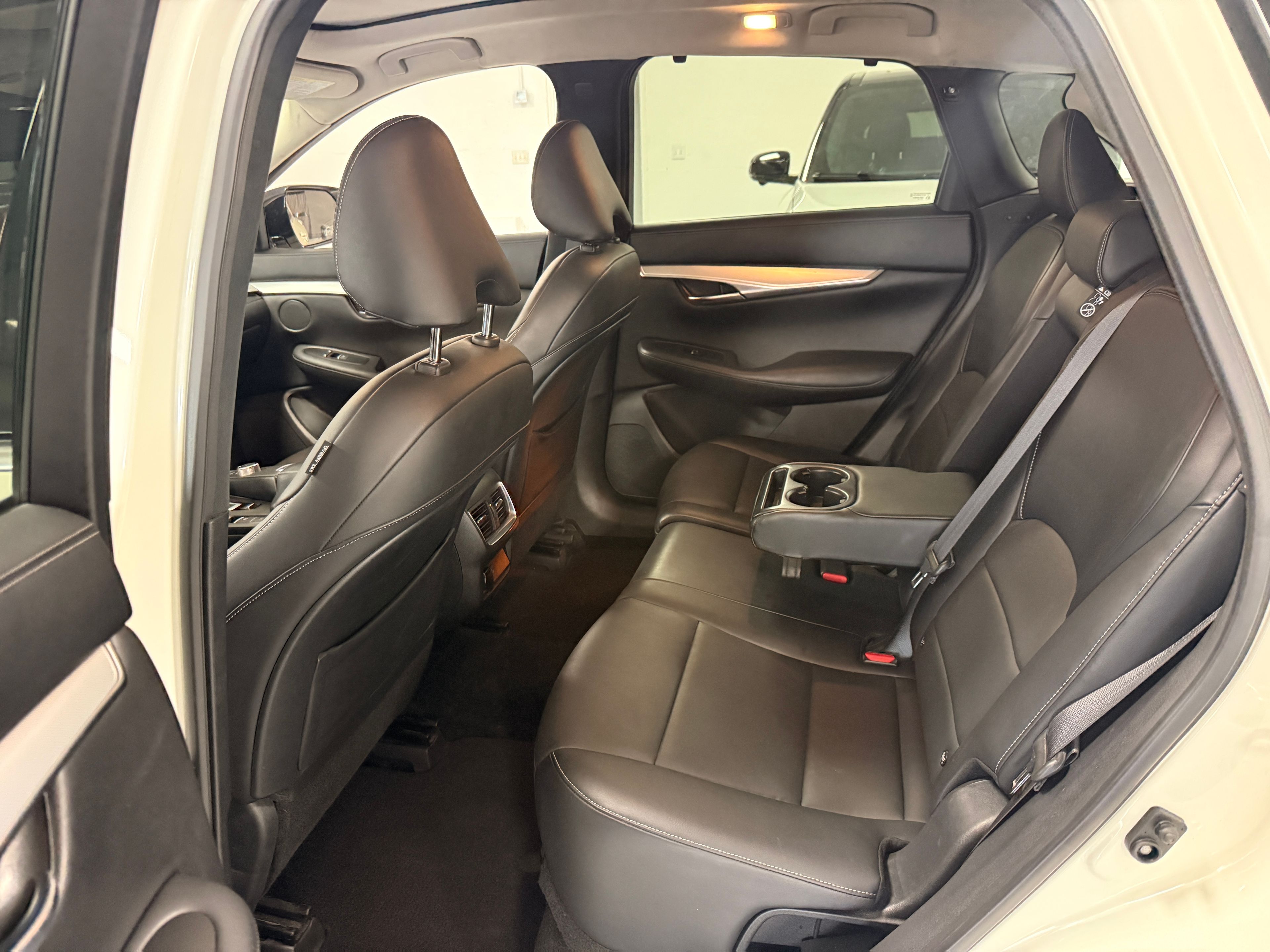 2021 INFINITI QX50 White - Photo 5 of 7