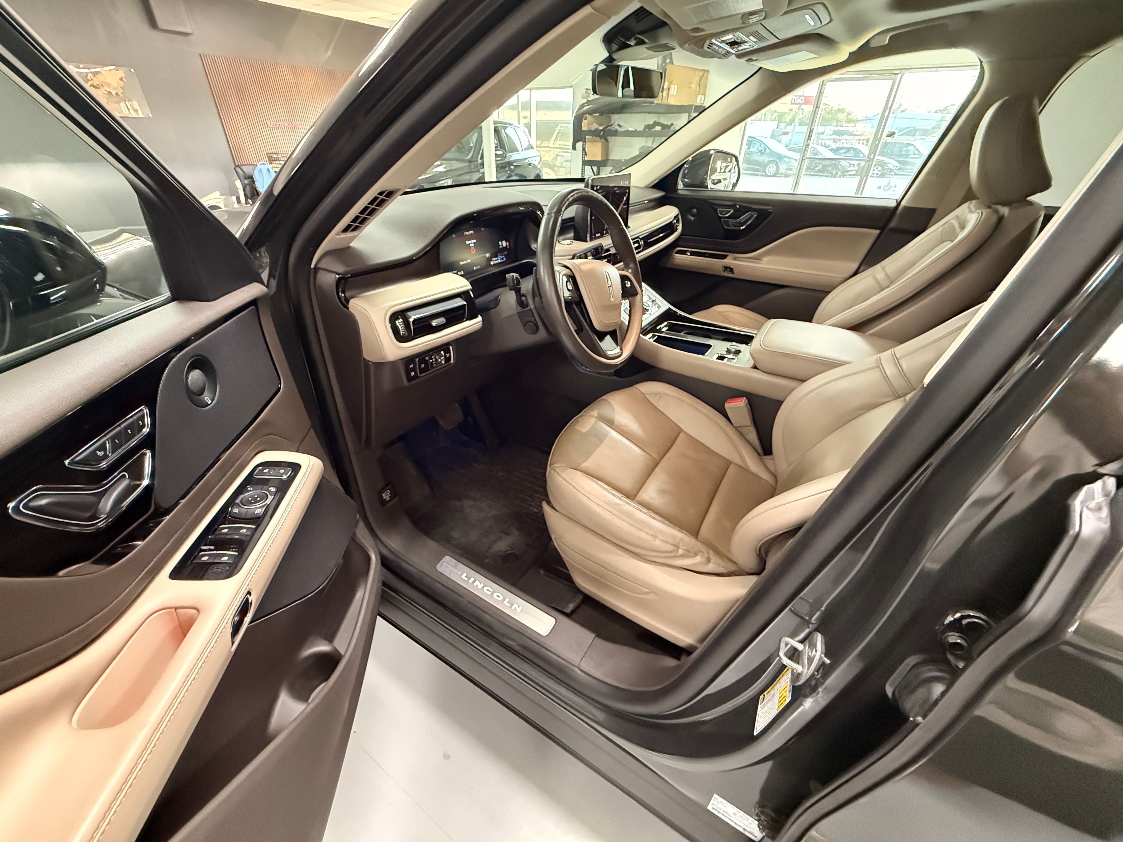 2023 LINCOLN Aviator Green - Photo 10 of 13