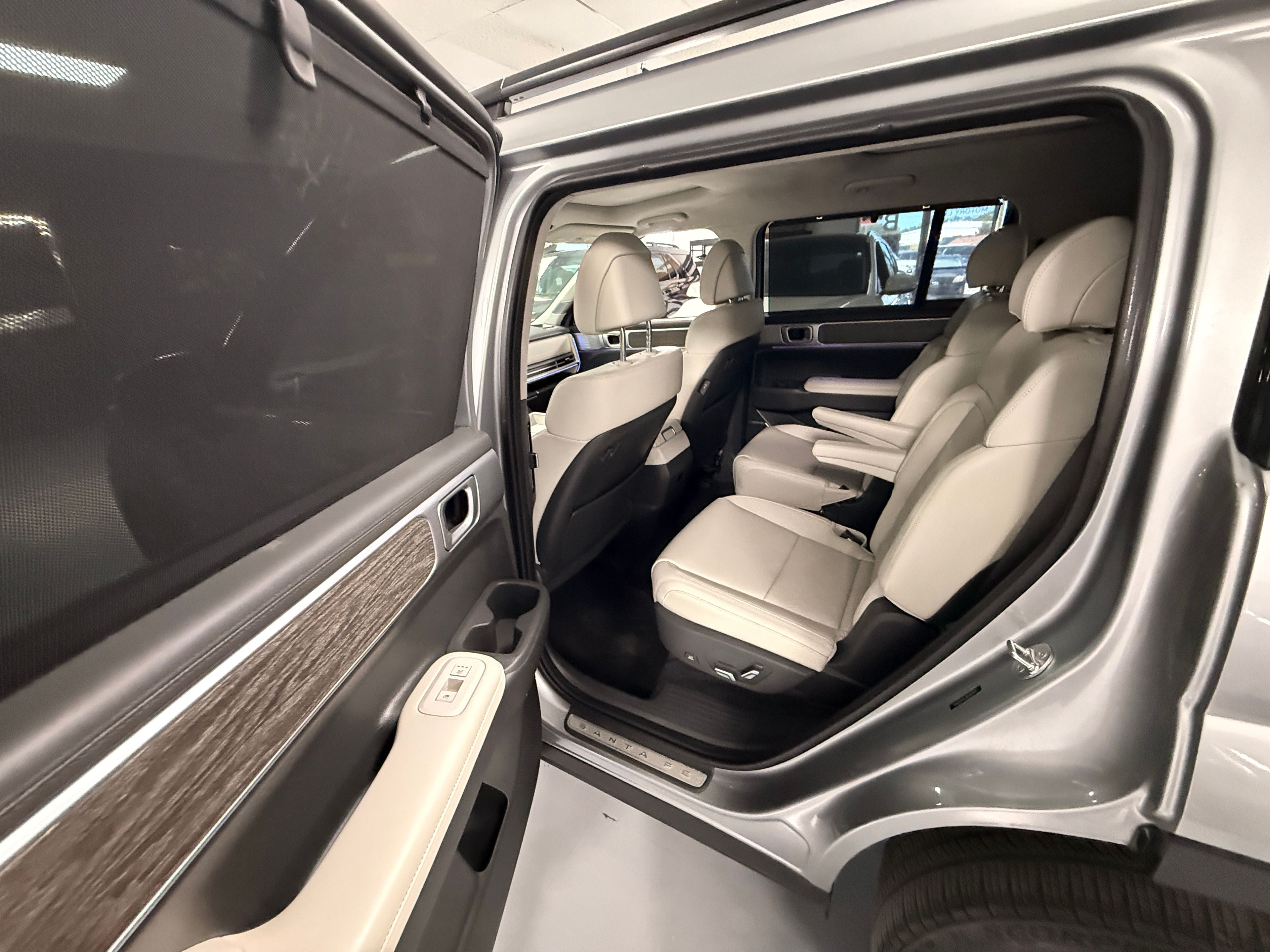 2024 Hyundai Santa Fe Silver - Photo 8 of 10