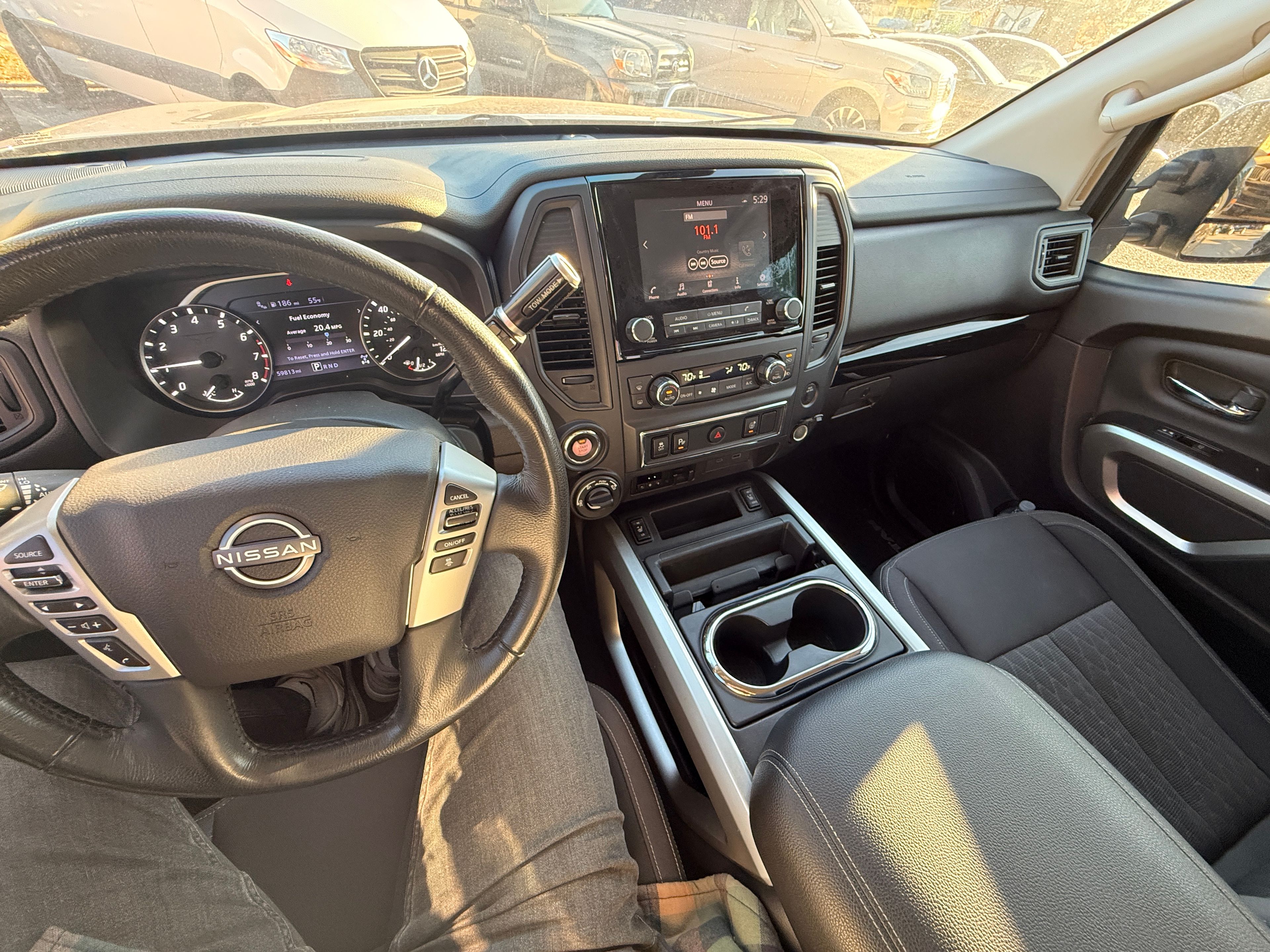 2023 Nissan Titan Gray - Photo 8 of 9