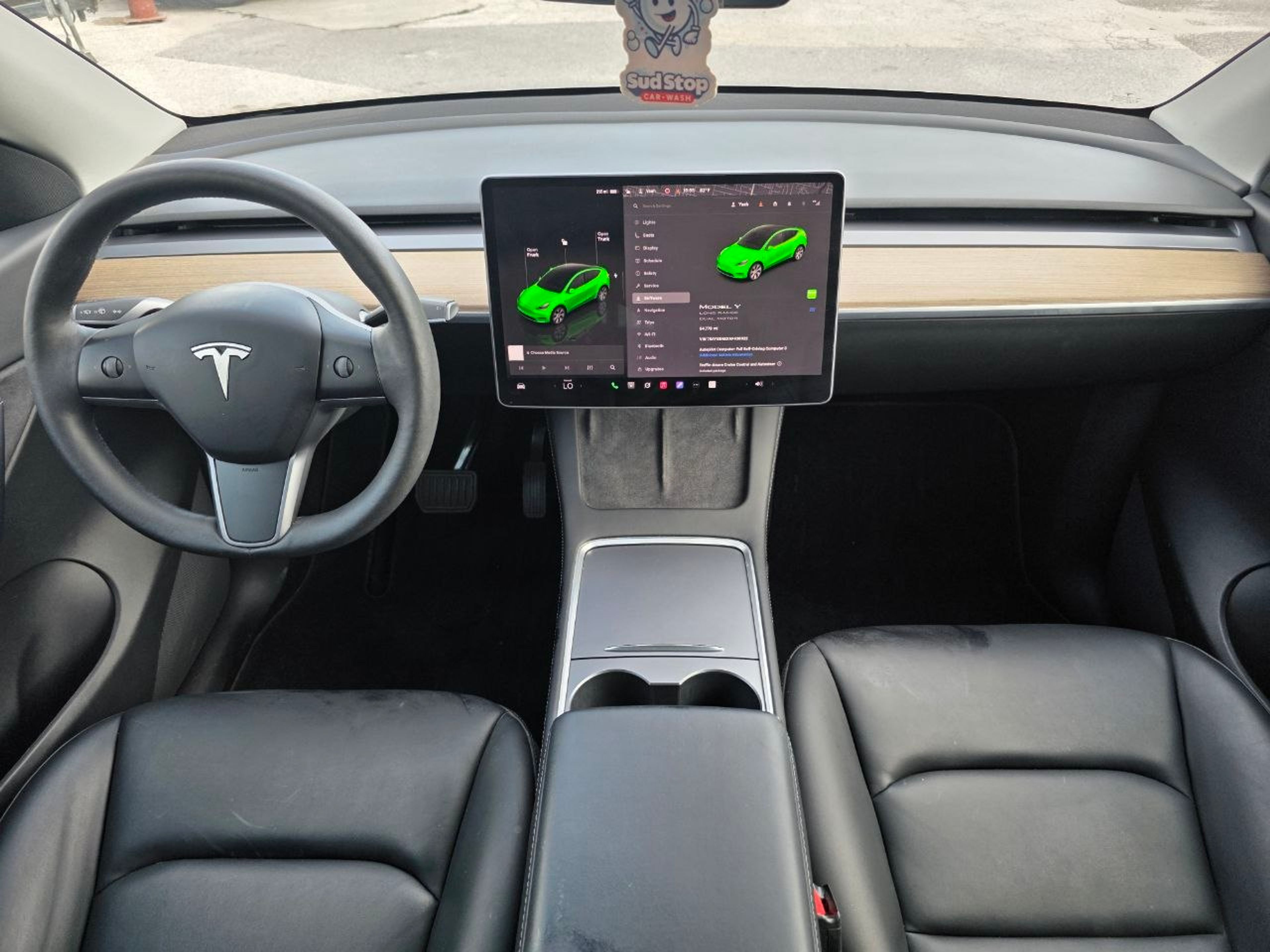 2022 Tesla Model Y White - Photo 10 of 10