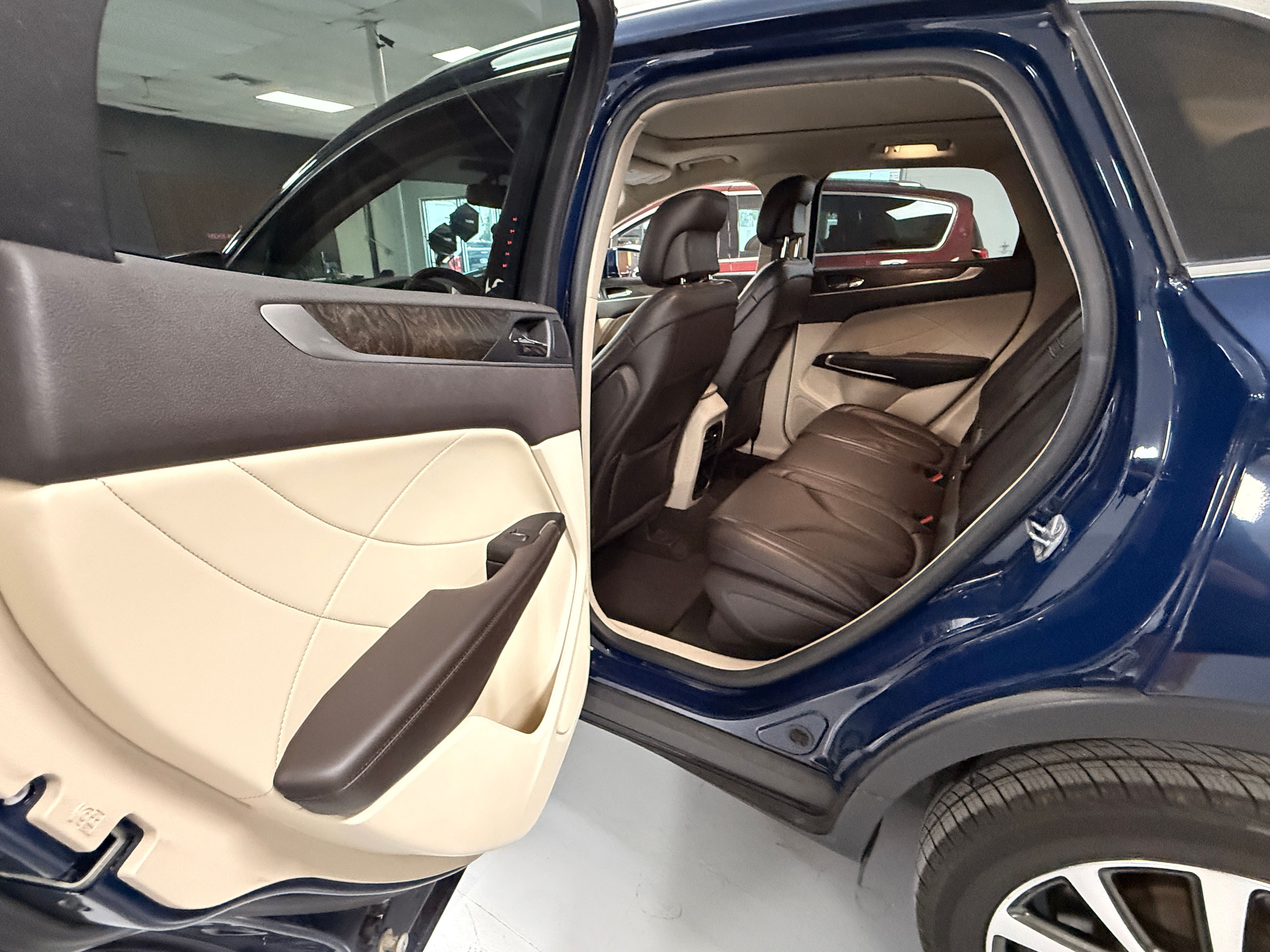 2019 LINCOLN MKC Blue - Photo 6 of 7