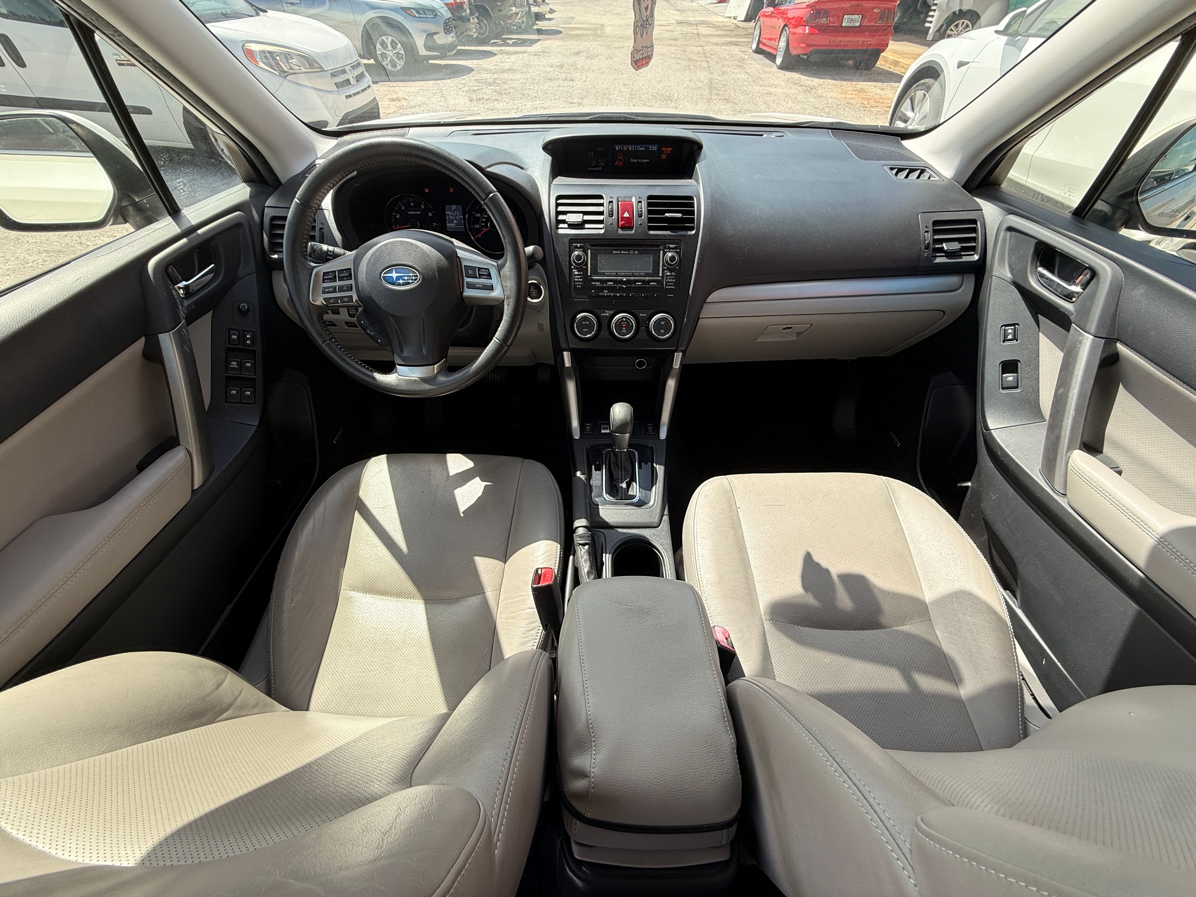 2015 Subaru Forester White - Photo 5 of 7