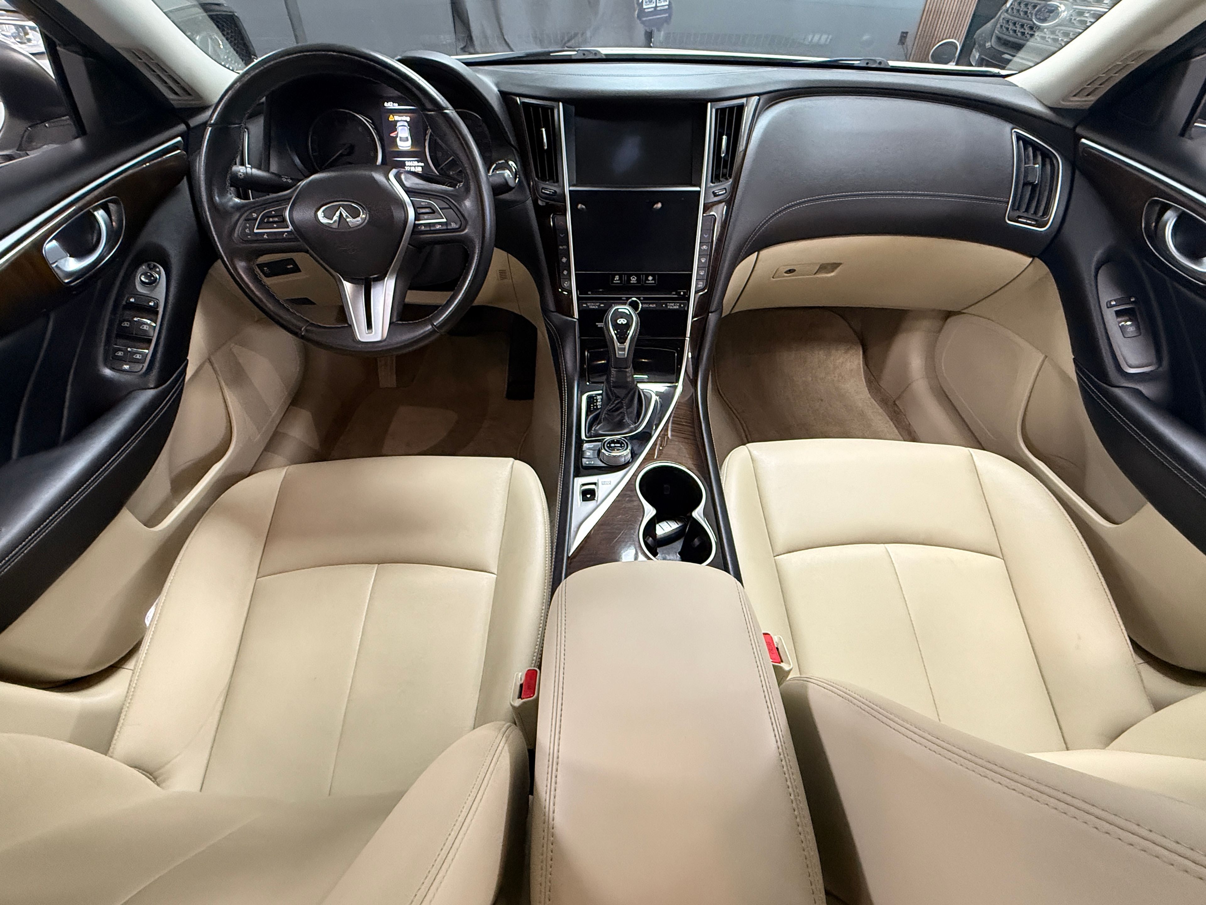 2019 INFINITI Q50 Beige - Photo 5 of 7