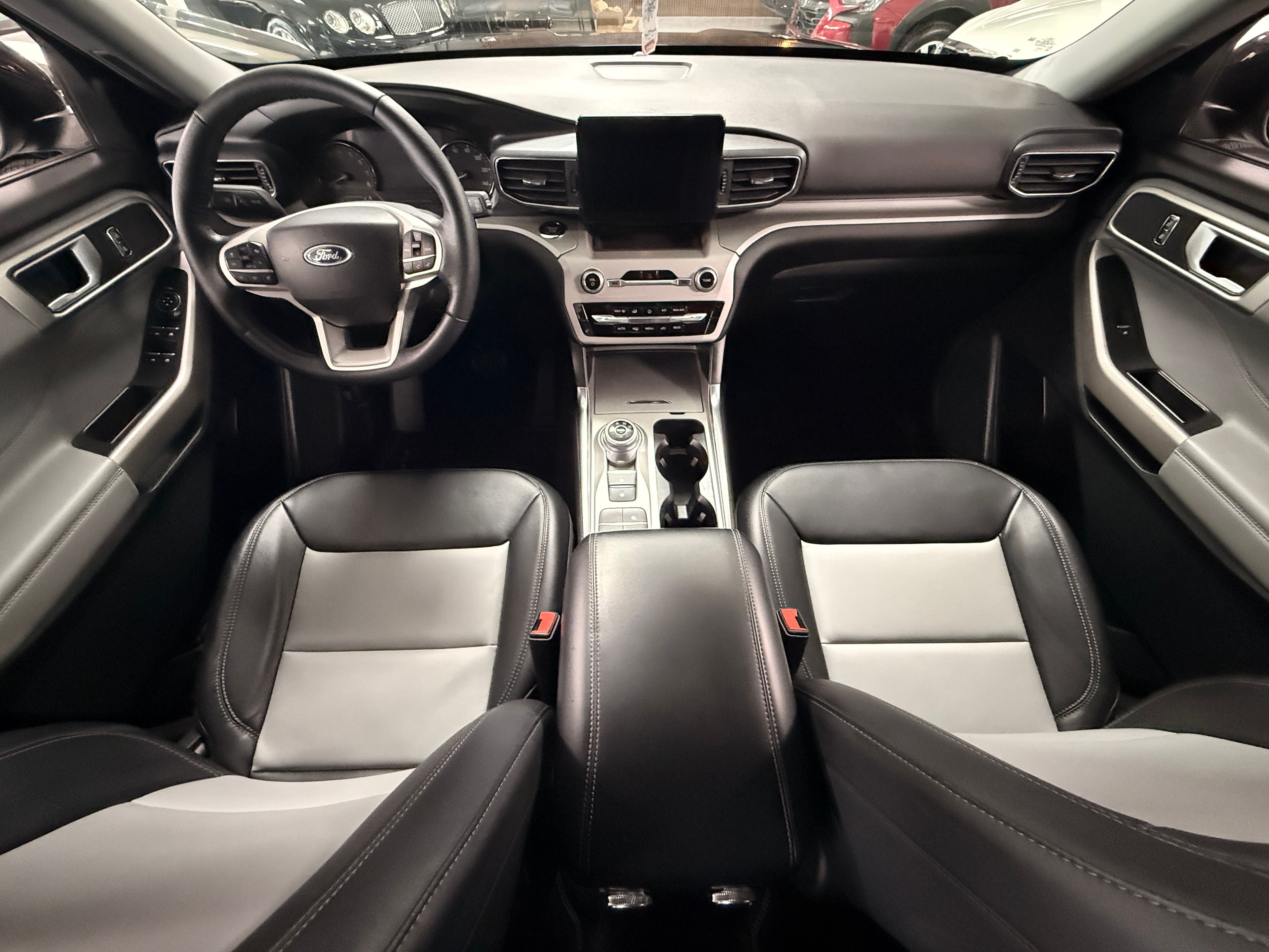 2023 Ford Explorer Black - Photo 7 of 8