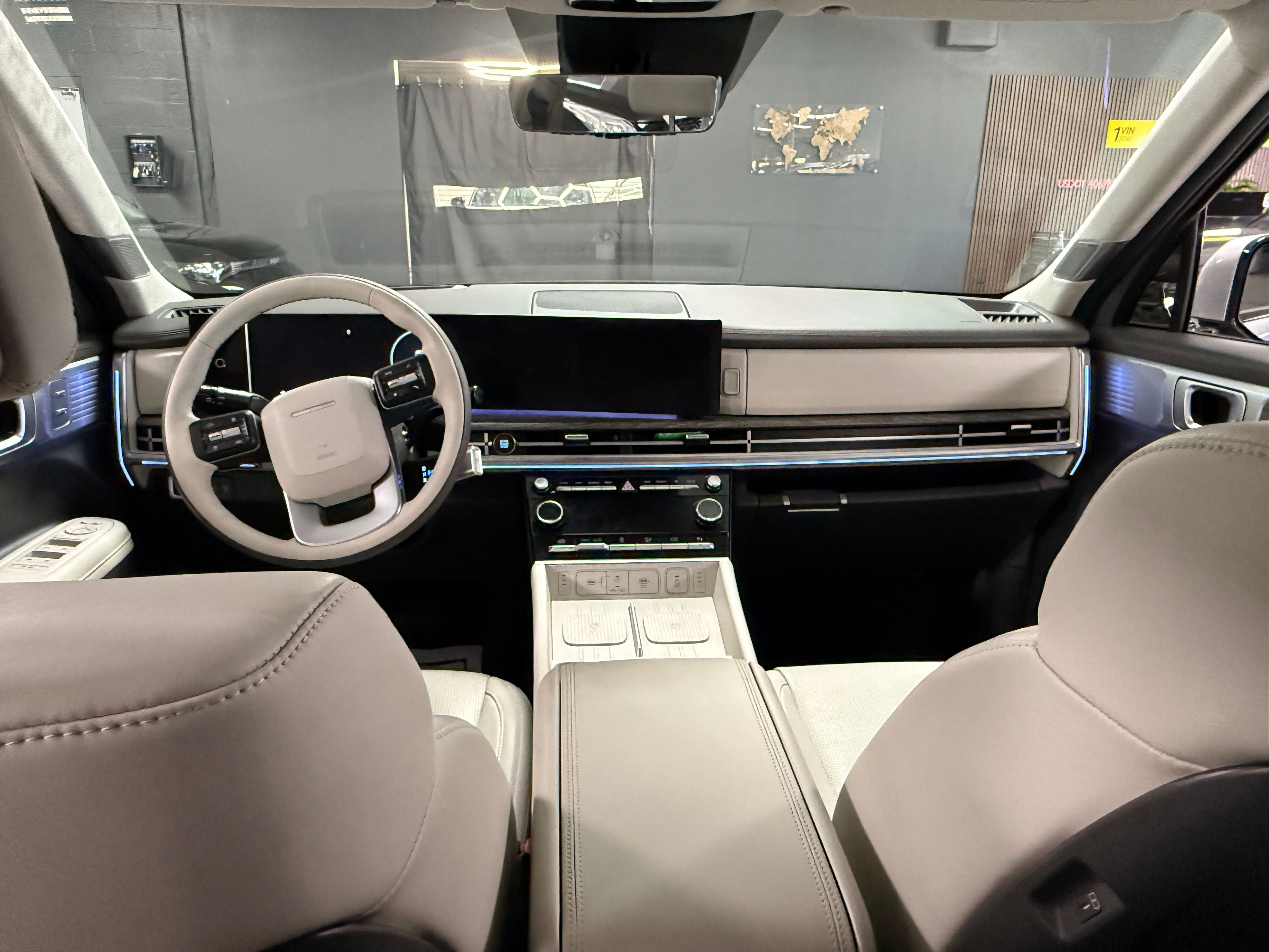 2024 Hyundai Santa Fe Silver - Photo 5 of 10