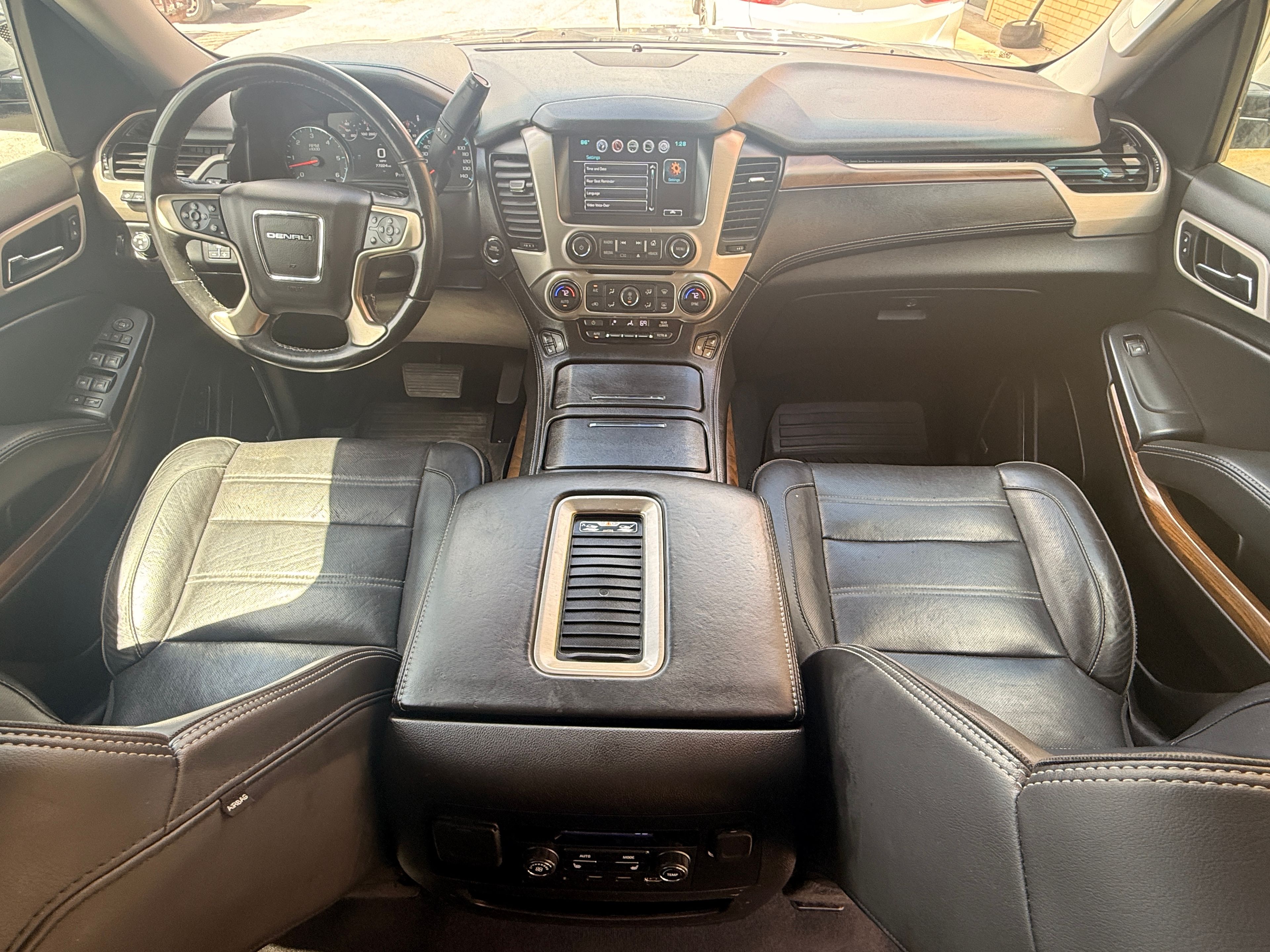 2019 GMC Yukon XL - Photo 7 of 8