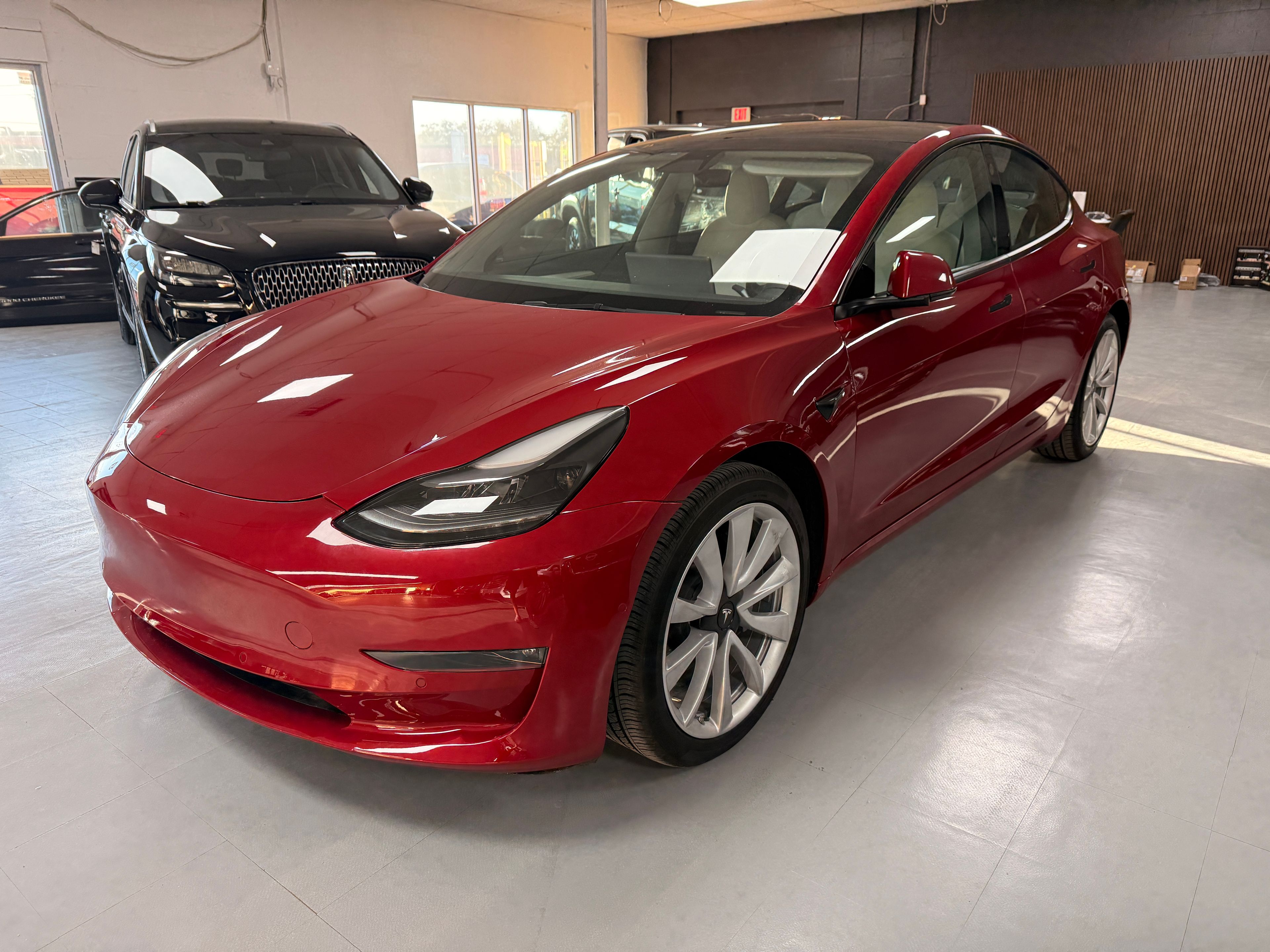 2022 Tesla Model 3 Red - Photo 2 of 8