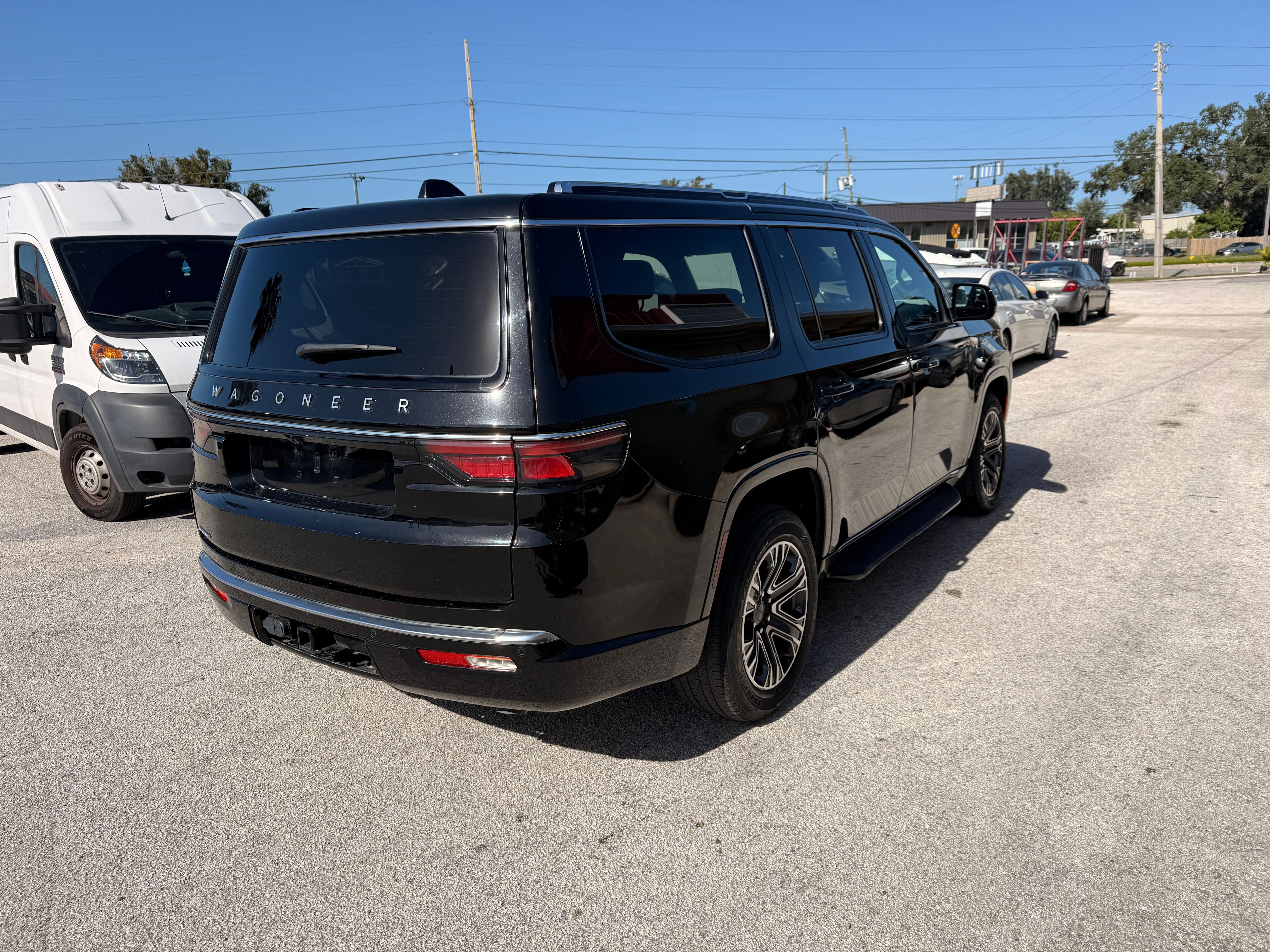 2023 Jeep Wagoneer Black - Photo 3 of 8