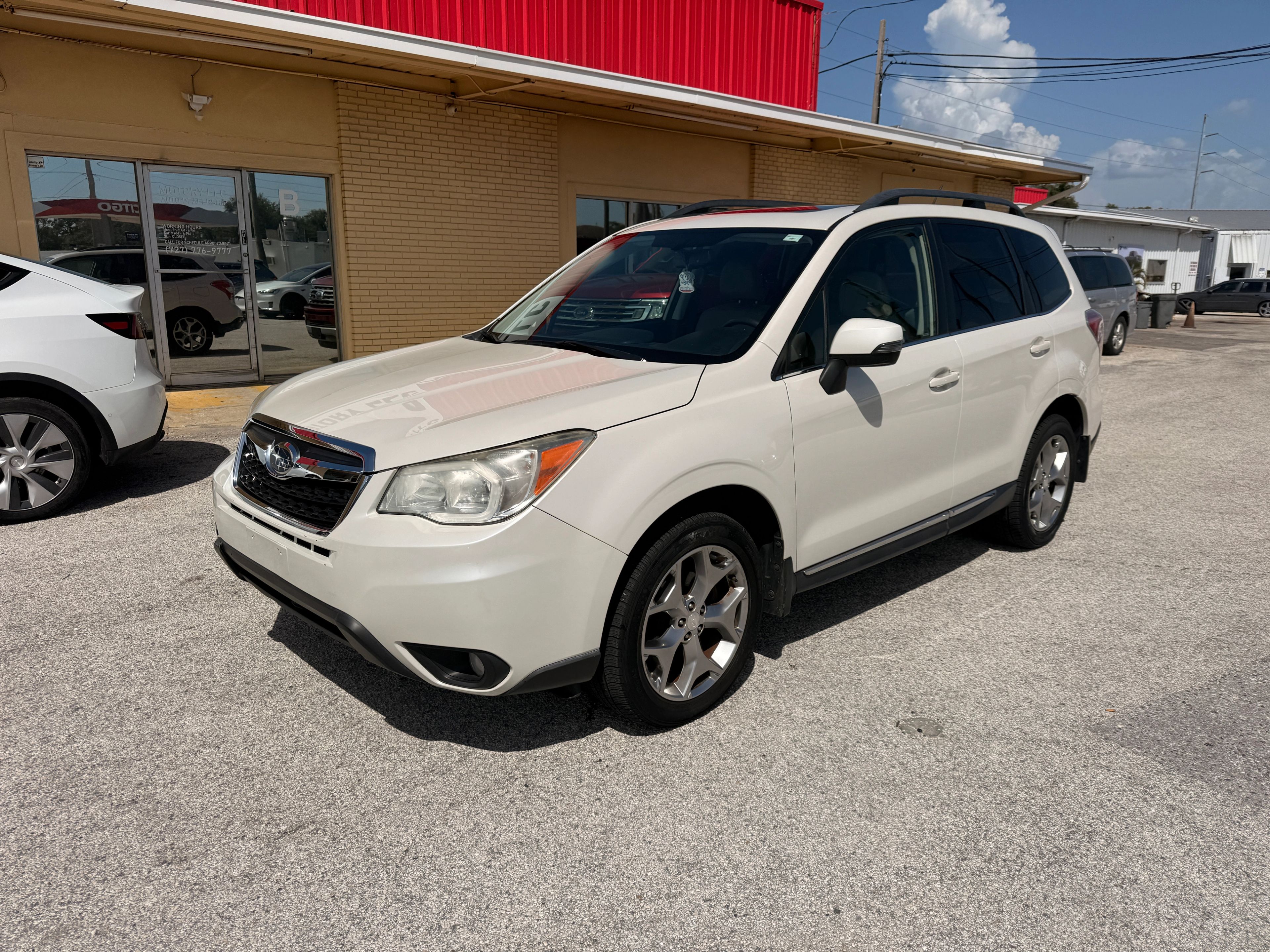 2015 Subaru Forester White - Photo 1 of 7