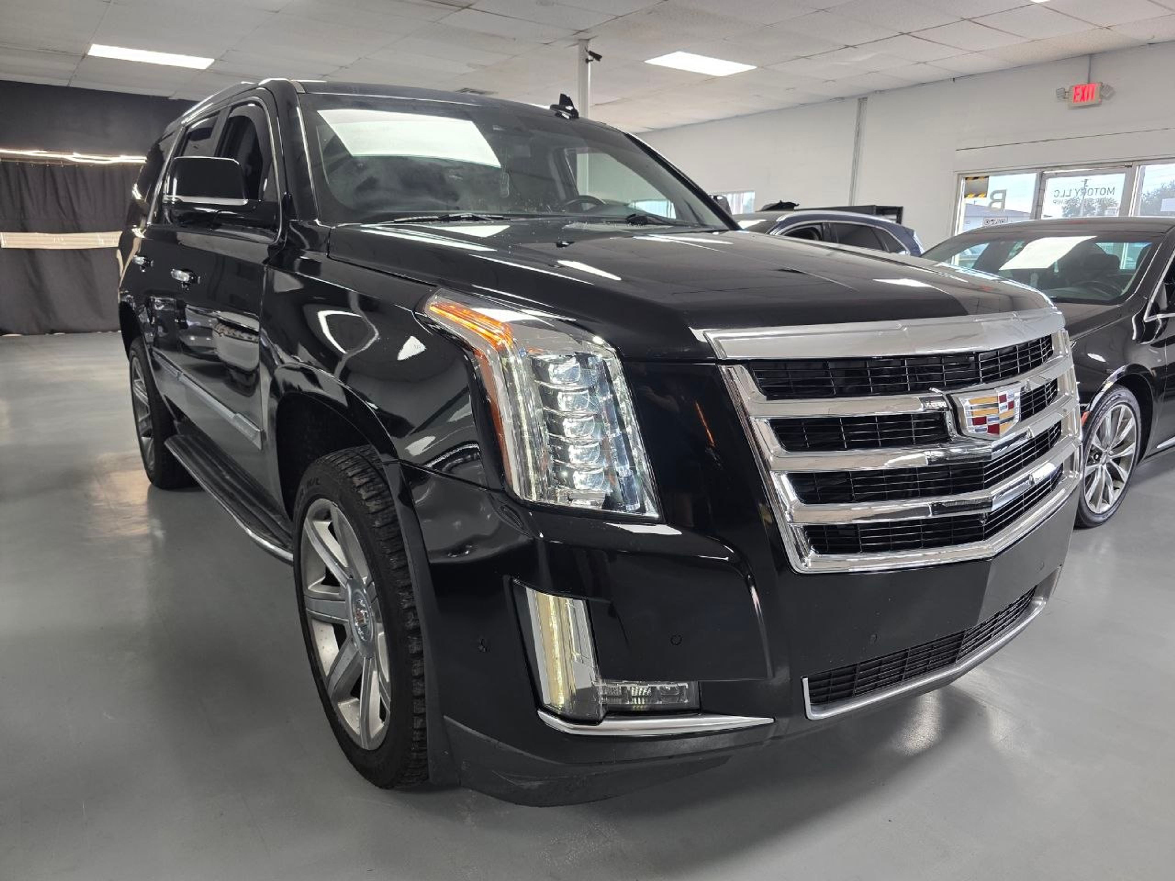 2020 CADILLAC Escalade Black - Photo 2 of 12